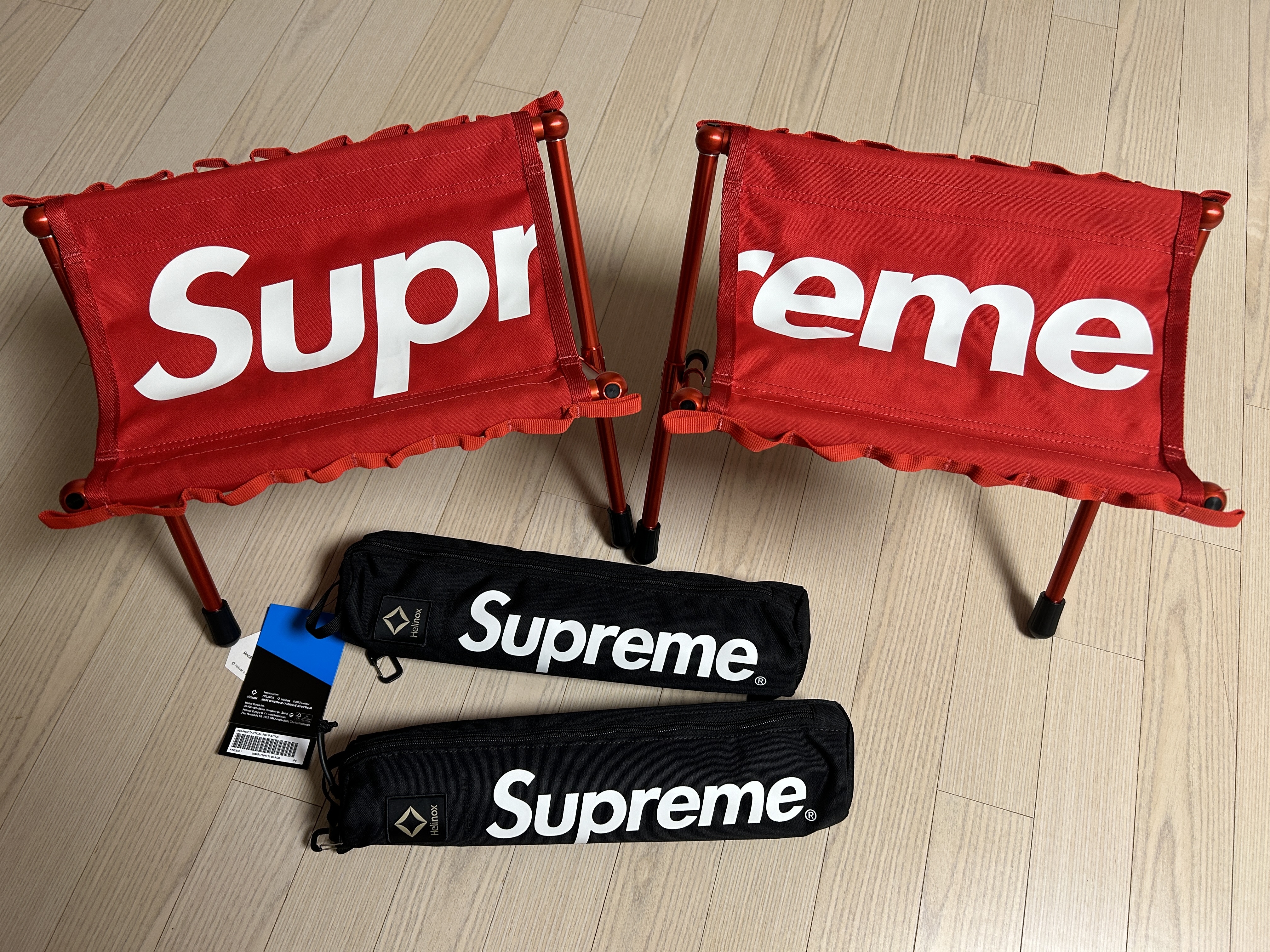 Supreme x Helinox Tactical Field Stool Red (Set Of 2) - 23FW, Supreme x Helinox Tactical Field Stool Black (Set Of 2) - 23FW 착용 스타일