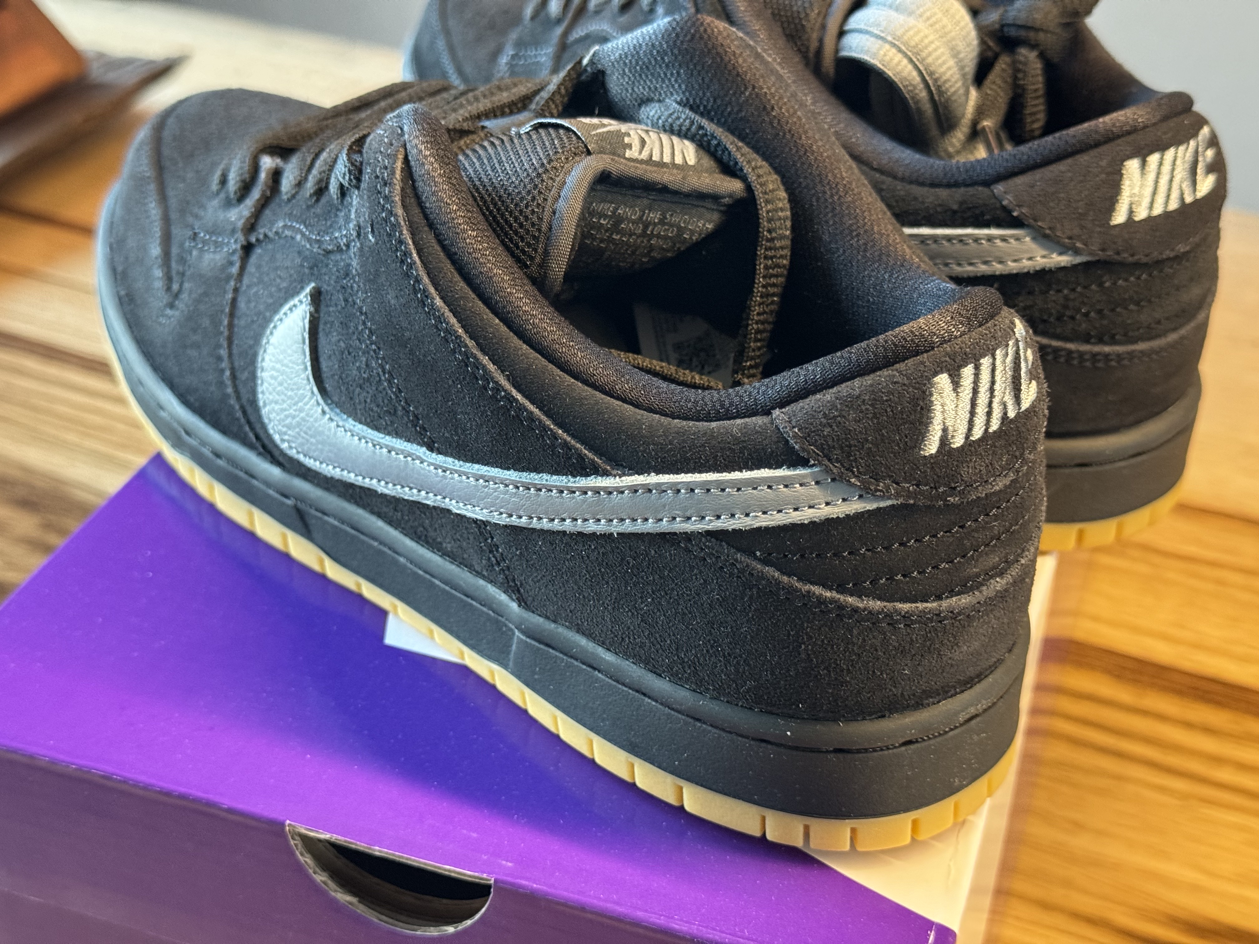 Nike SB Dunk Low Pro Black Cool Grey 착용 스타일 - 4