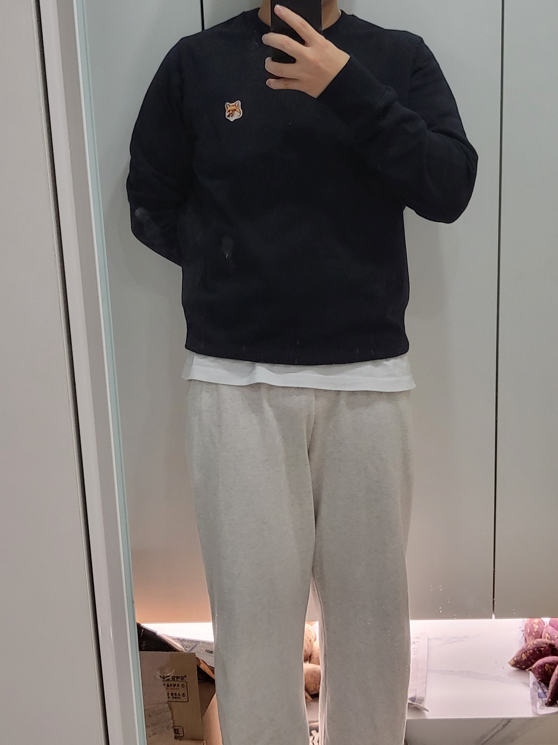 Maison Kitsune Fox Head Patch Classic Sweatshirt Black 착용 스타일
