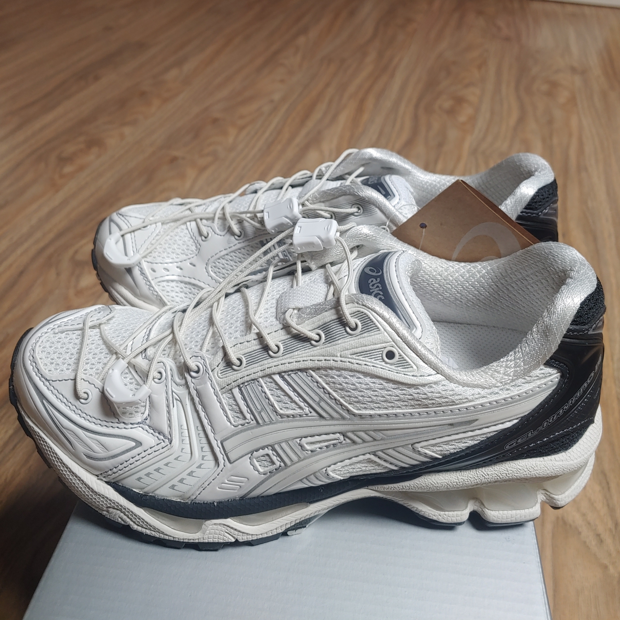 Asics x Unaffected Gel-Kayano 14 Galaxy White, Asics x Unaffected Gel-Kayano 14 Silver Moon 착용 스타일 - 1