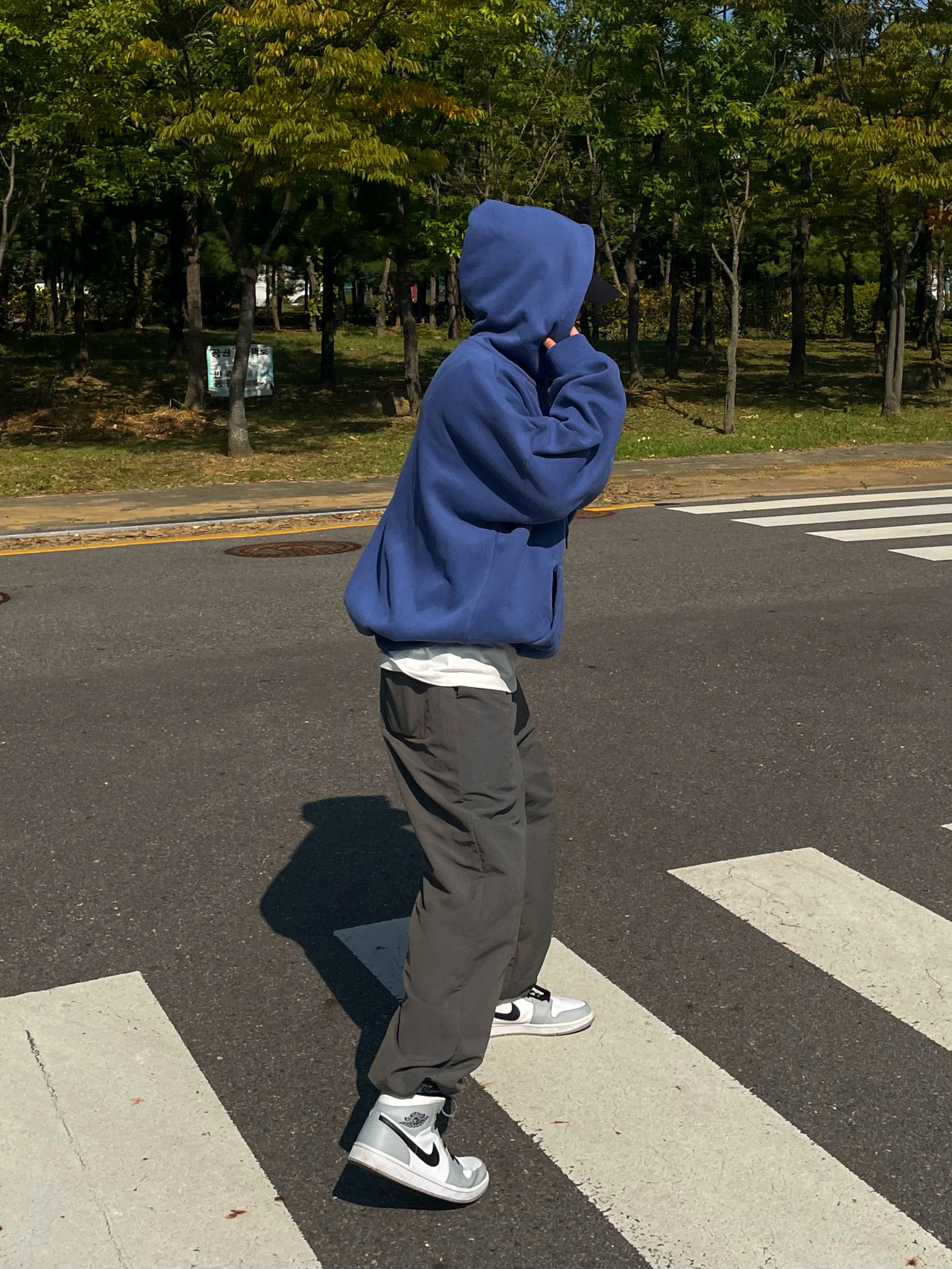 Jordan 1 Mid Light Smoke Grey 착용 스타일
