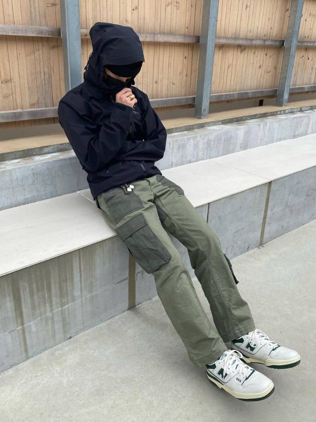 Arc'teryx Atom SL Anorak Black, Arc'teryx Beta LT Jacket Tatsu 착용 스타일 - 4