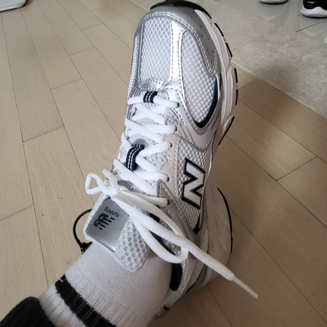 New Balance 530 Steel Grey 착용 스타일