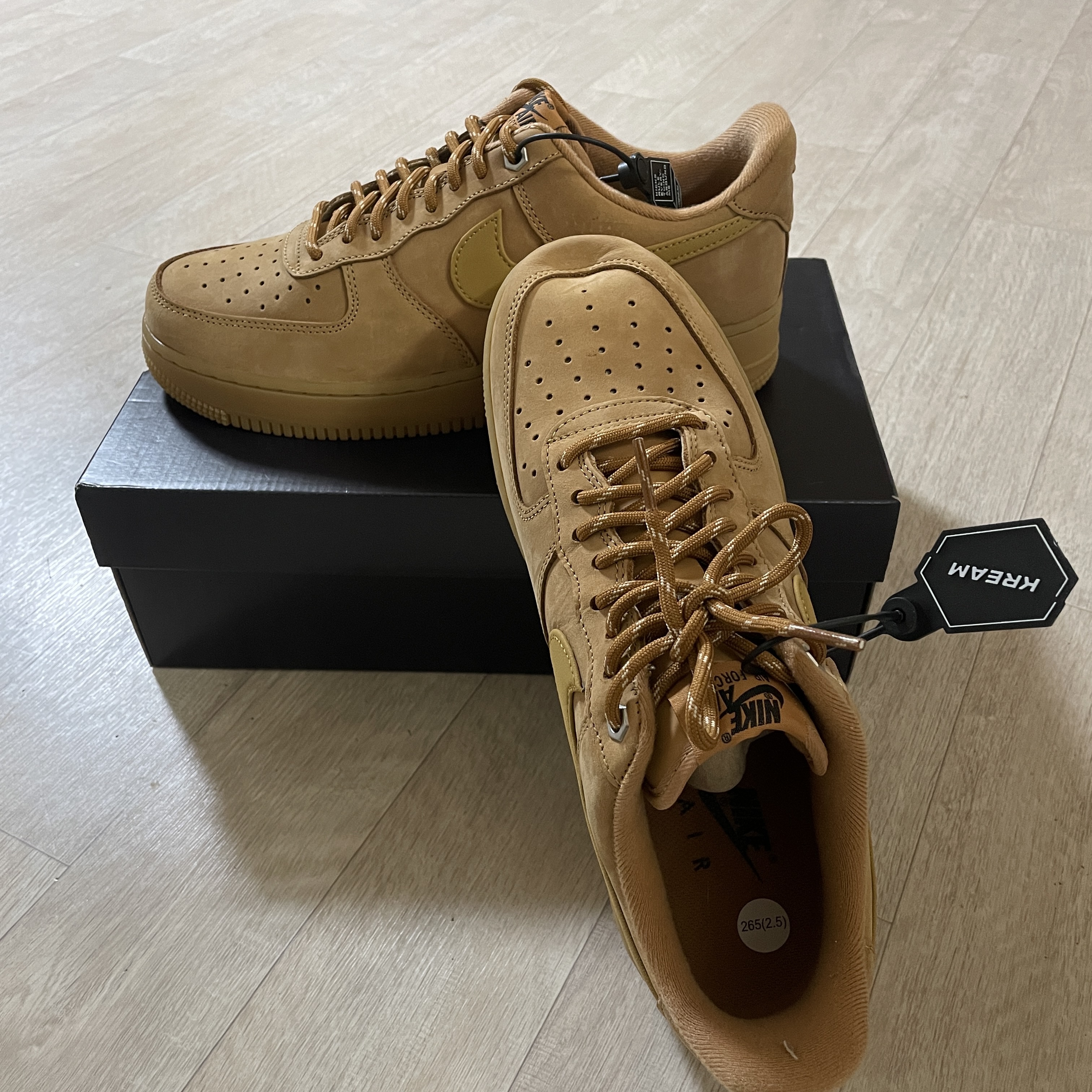 Nike Air Force 1 '07 WB Flax 착용 스타일 - 2