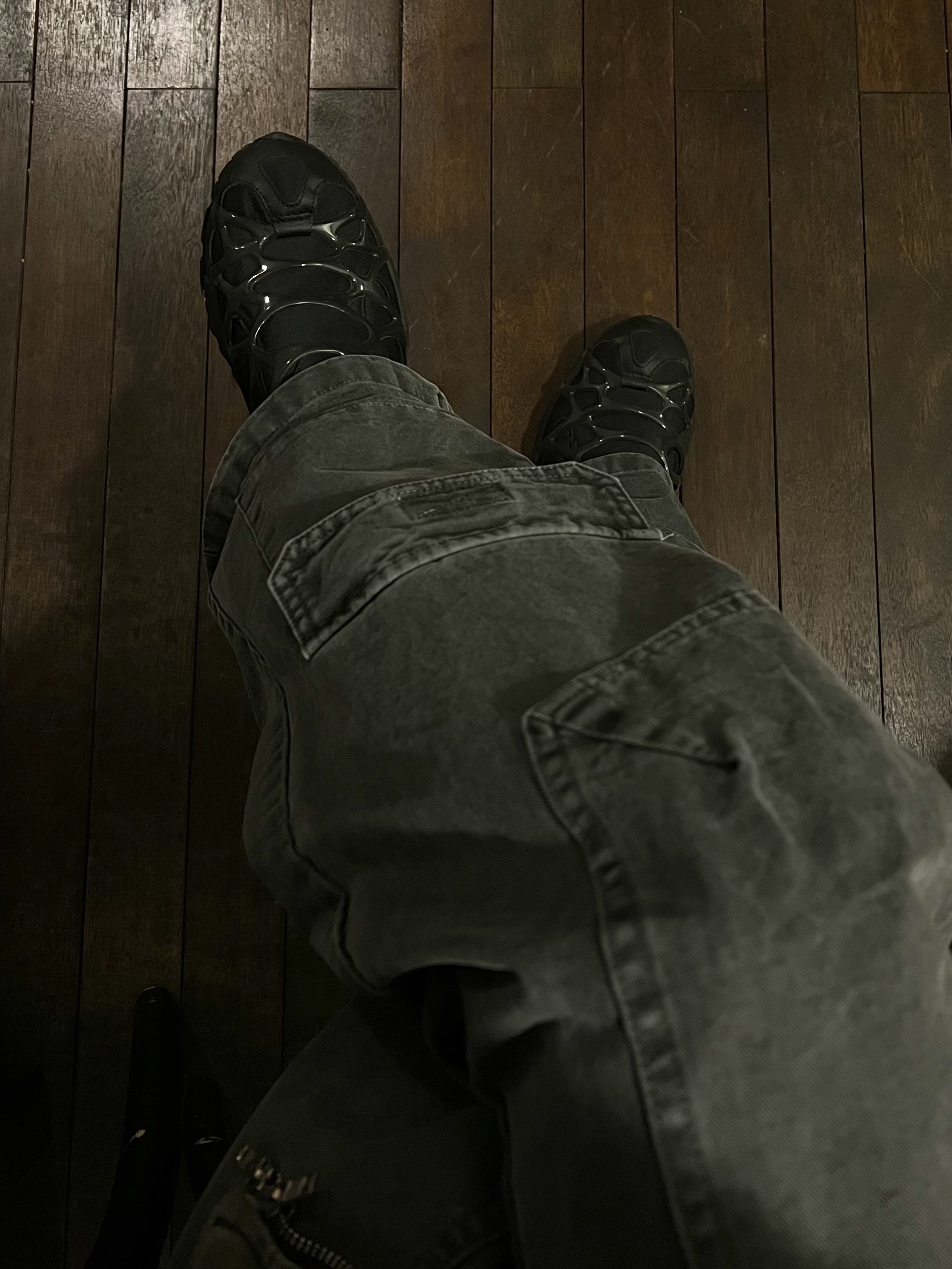Nike Air Kukini Triple Black 착용 스타일 - 5