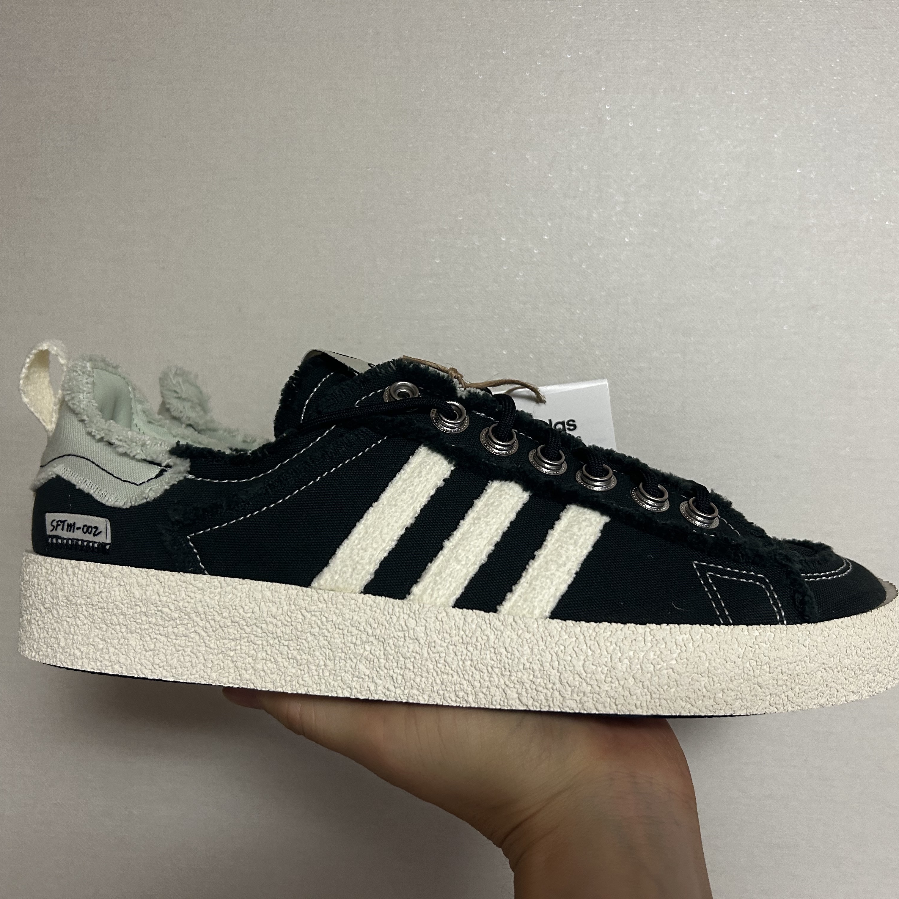 Adidas x Song for the Mute Campus 80s Core Black Cream White 착용 스타일 - 1