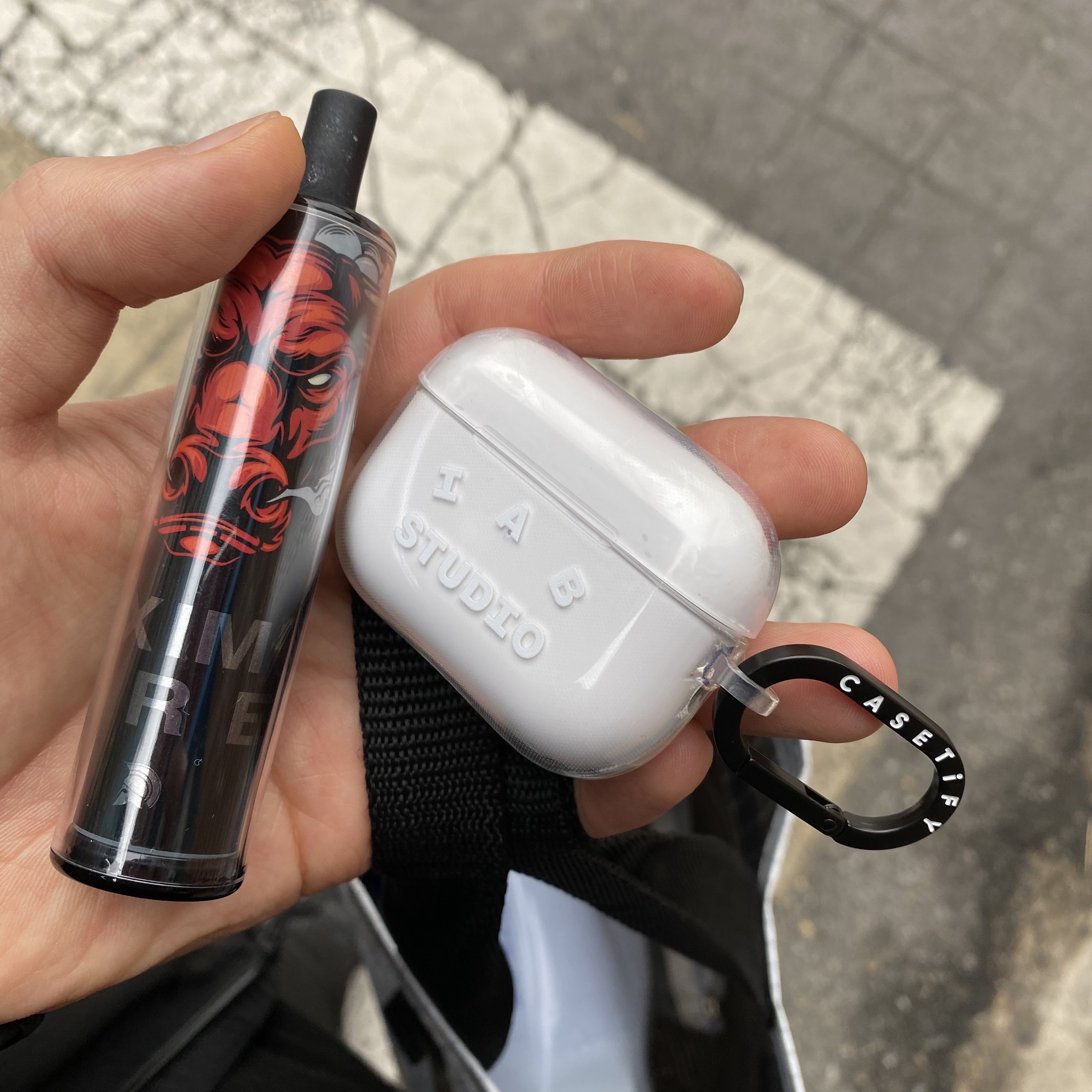 Casetify x IAB Studio Single White Logo AirPods Pro Case Clear, Apple Airpods Pro 2nd Gen with MagSafe Charging Case USB C (Korean Ver.) 착용 스타일 - 1