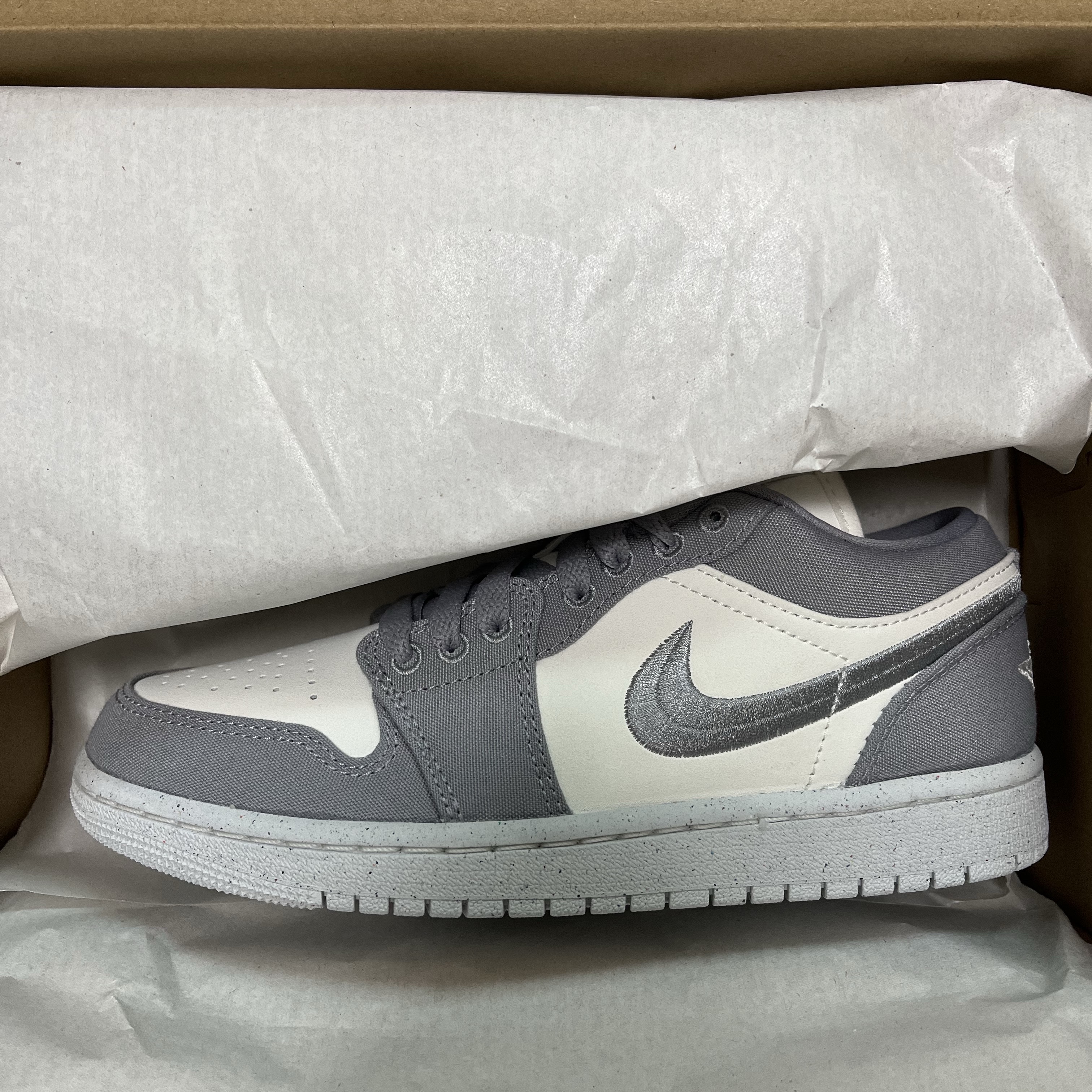 (W) Jordan 1 Low SE Light Steel Grey 착용 스타일