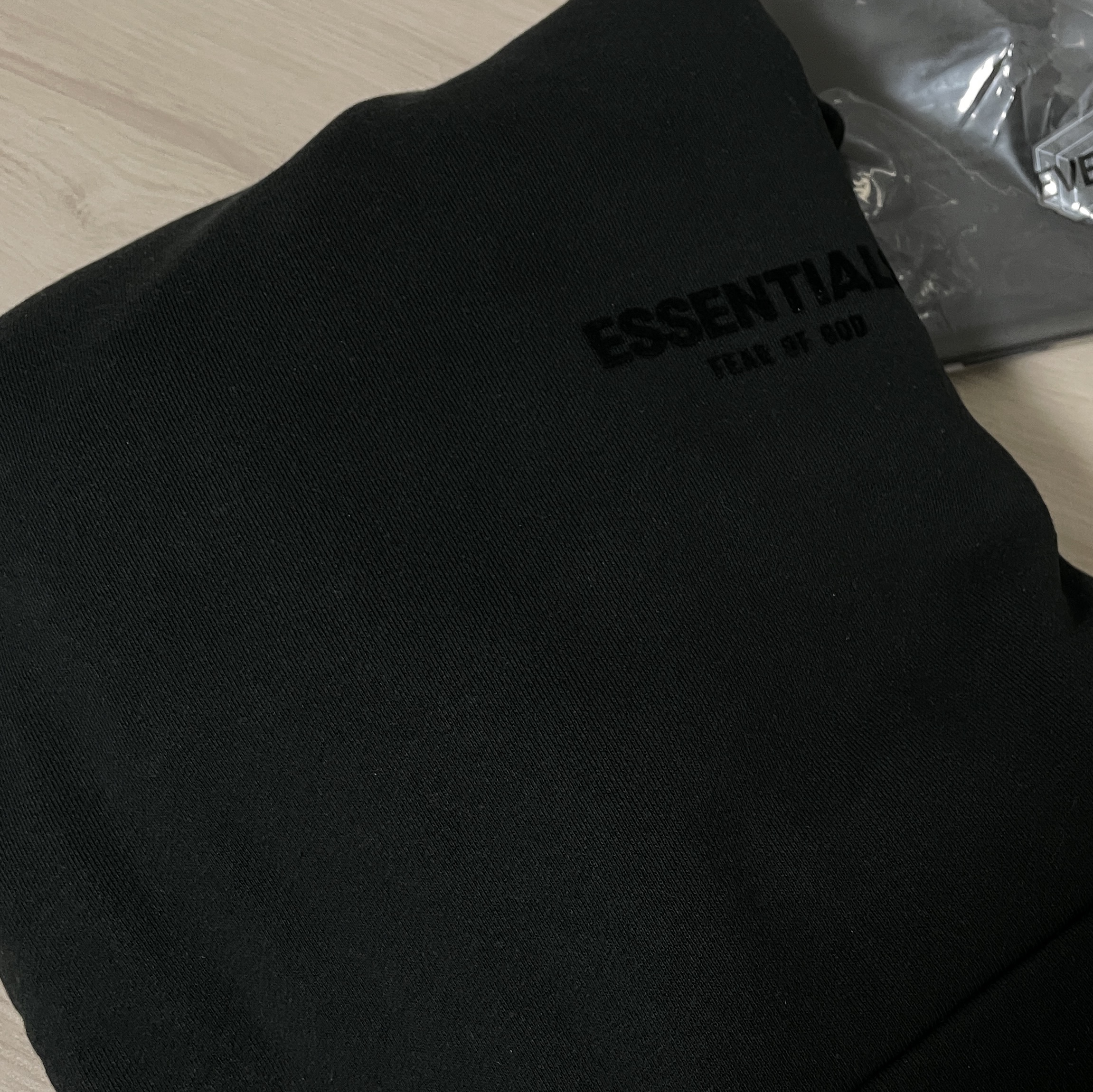 Essentials The Core Collection Hoodie Stretch Limo 착용 스타일