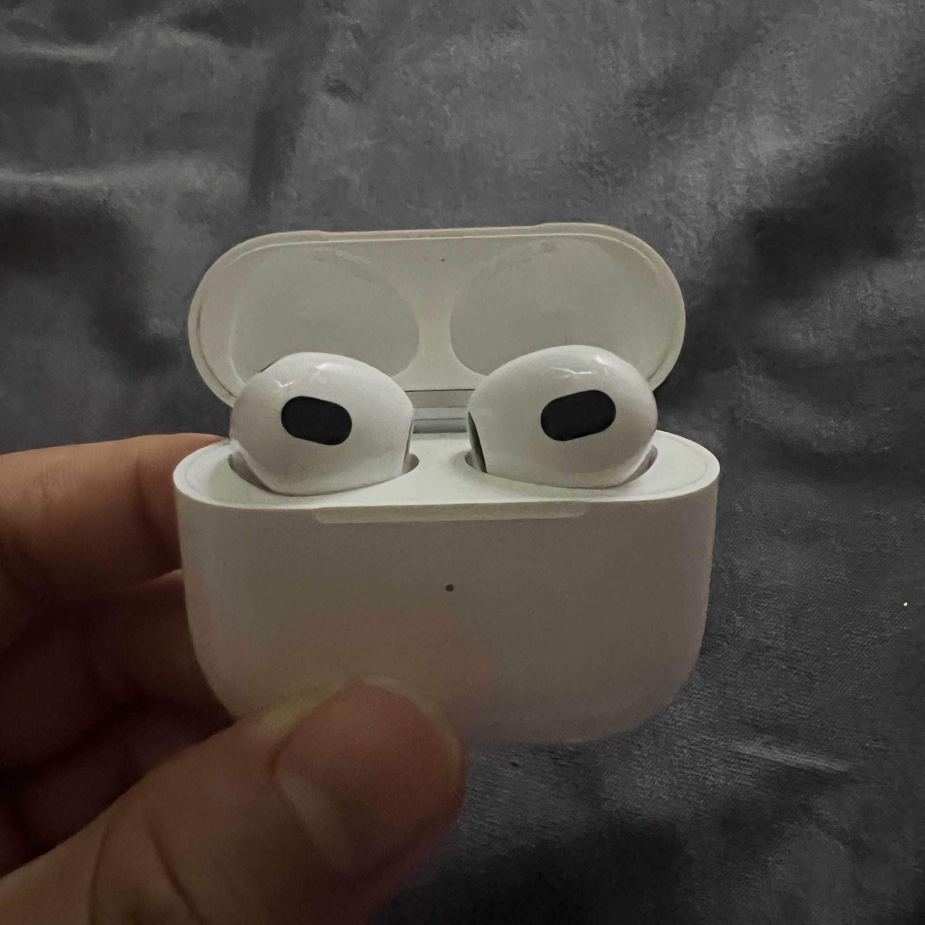 Apple Airpods 3rd Gen with MagSafe Charging Case (Korean Ver.) 착용 스타일