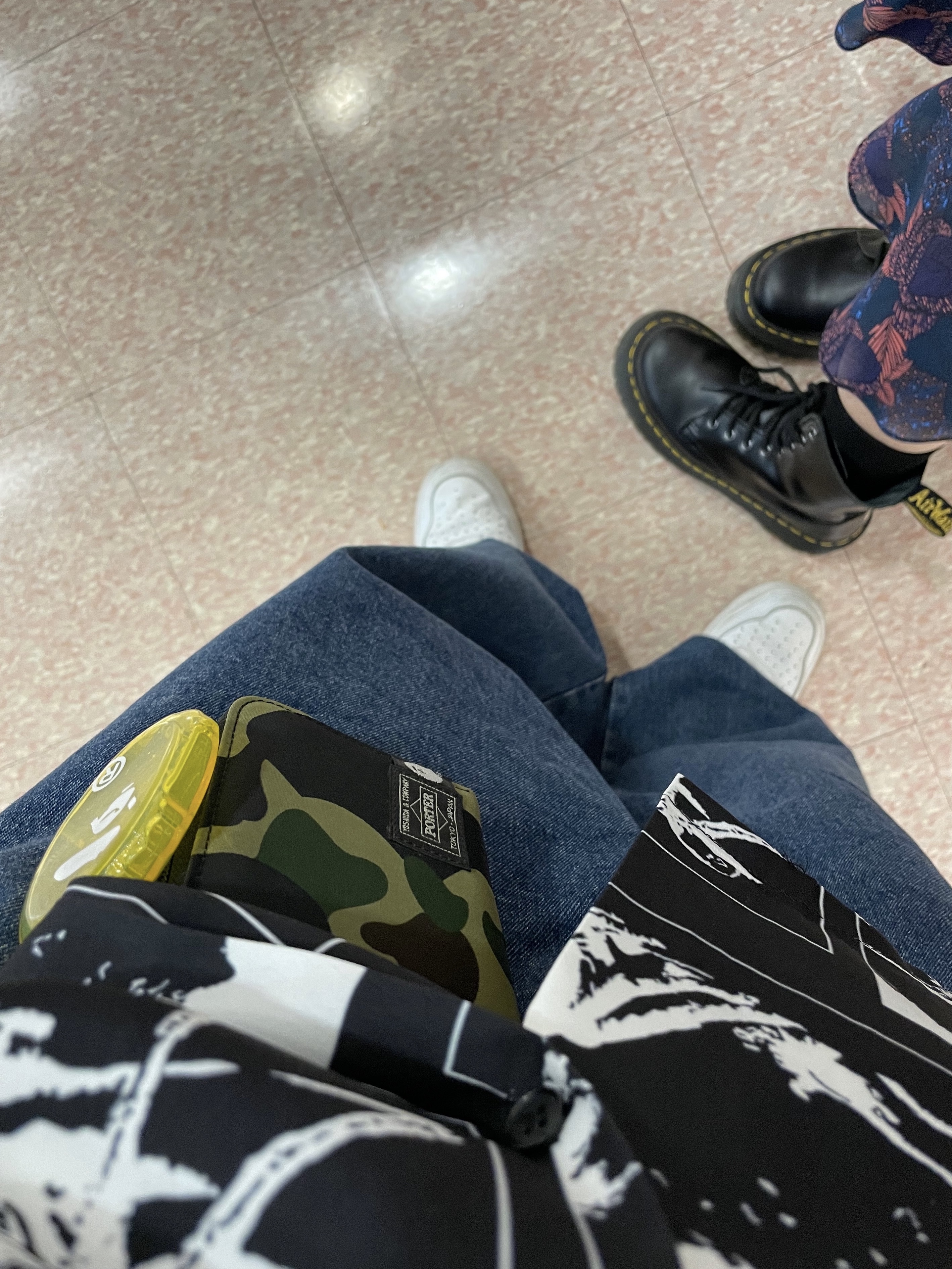 Gentle Monster Kubo 01 Black, Nike Air Force 1 '07 Low White 착용 스타일 - 2