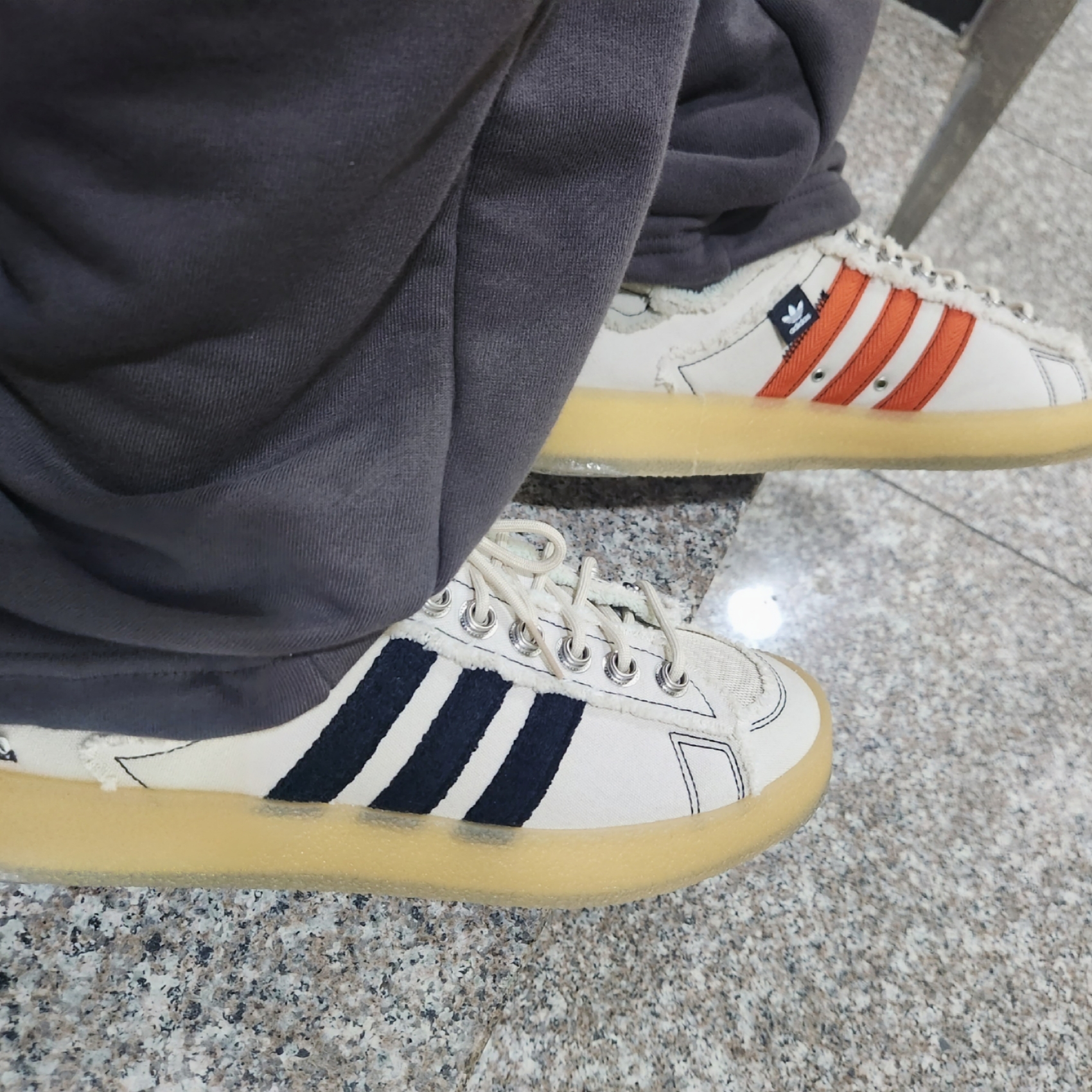 Adidas x Song for the Mute Campus 80s Bliss Core Black 착용 스타일 - 3