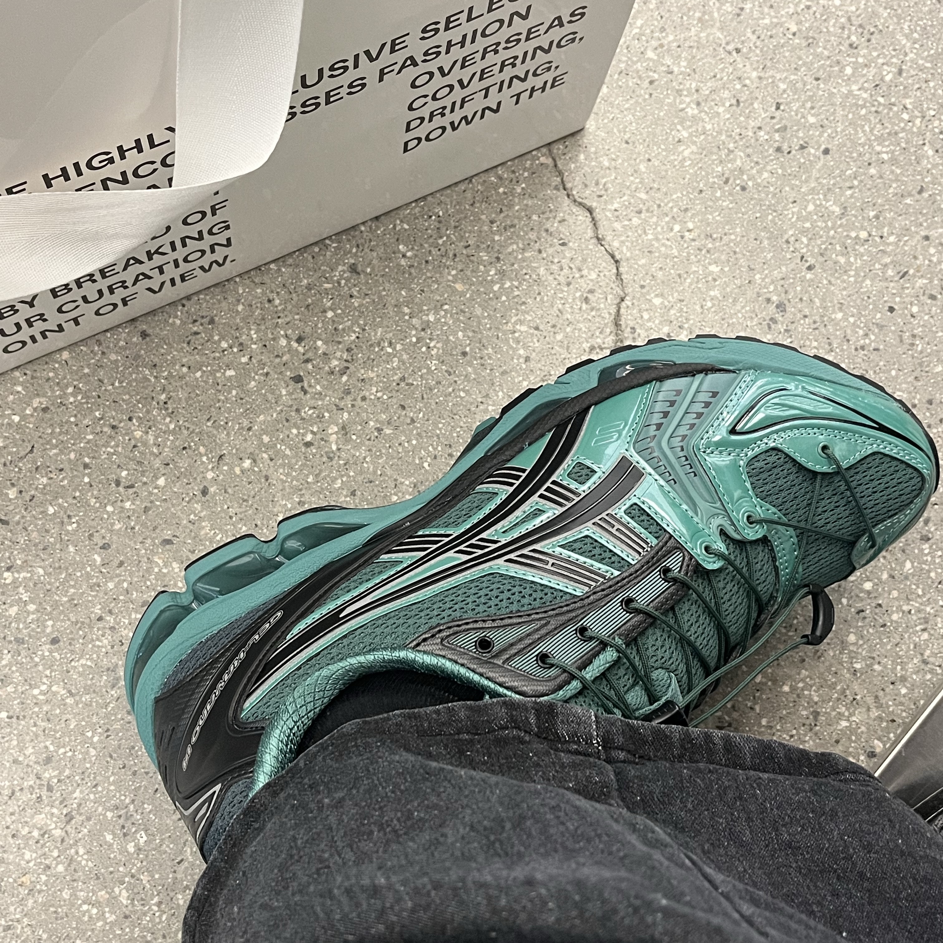 Asics x Unaffected Gel-Kayano 14 Uranus Green 착용 스타일
