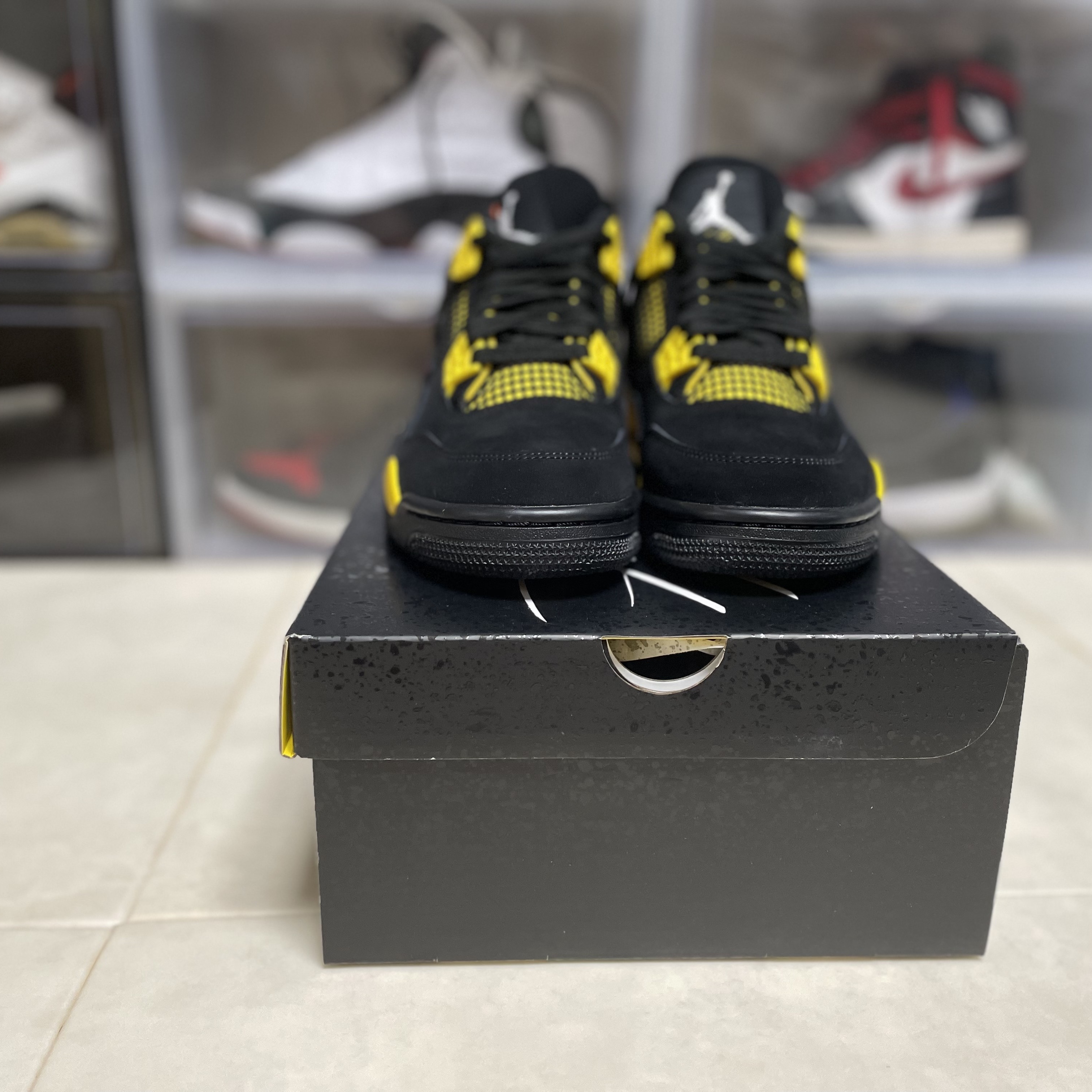 Jordan 4 Retro Thunder 2023 착용 스타일 - 2