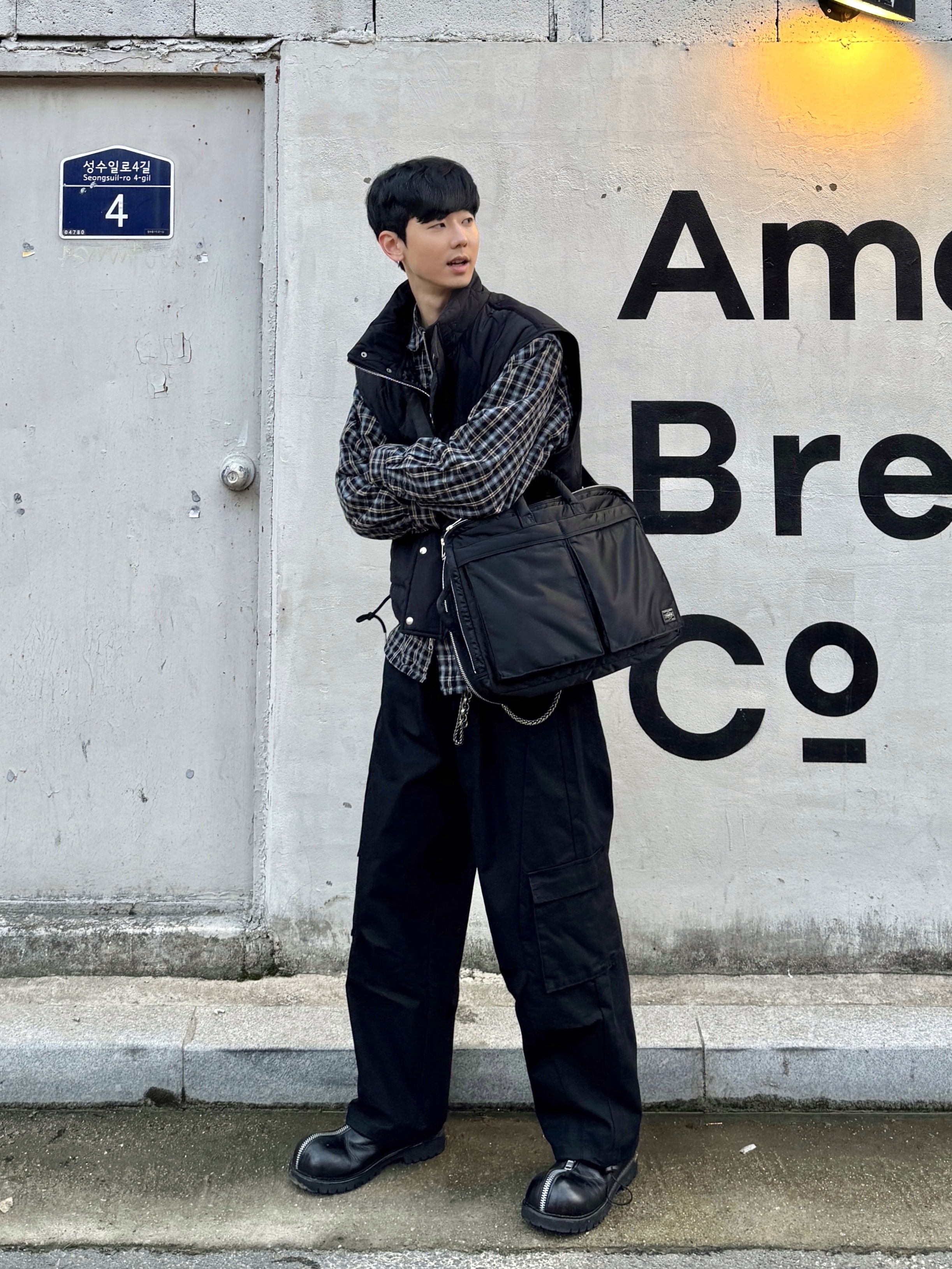 Porter Tanker 3Way Briefcase Black 착용 스타일
