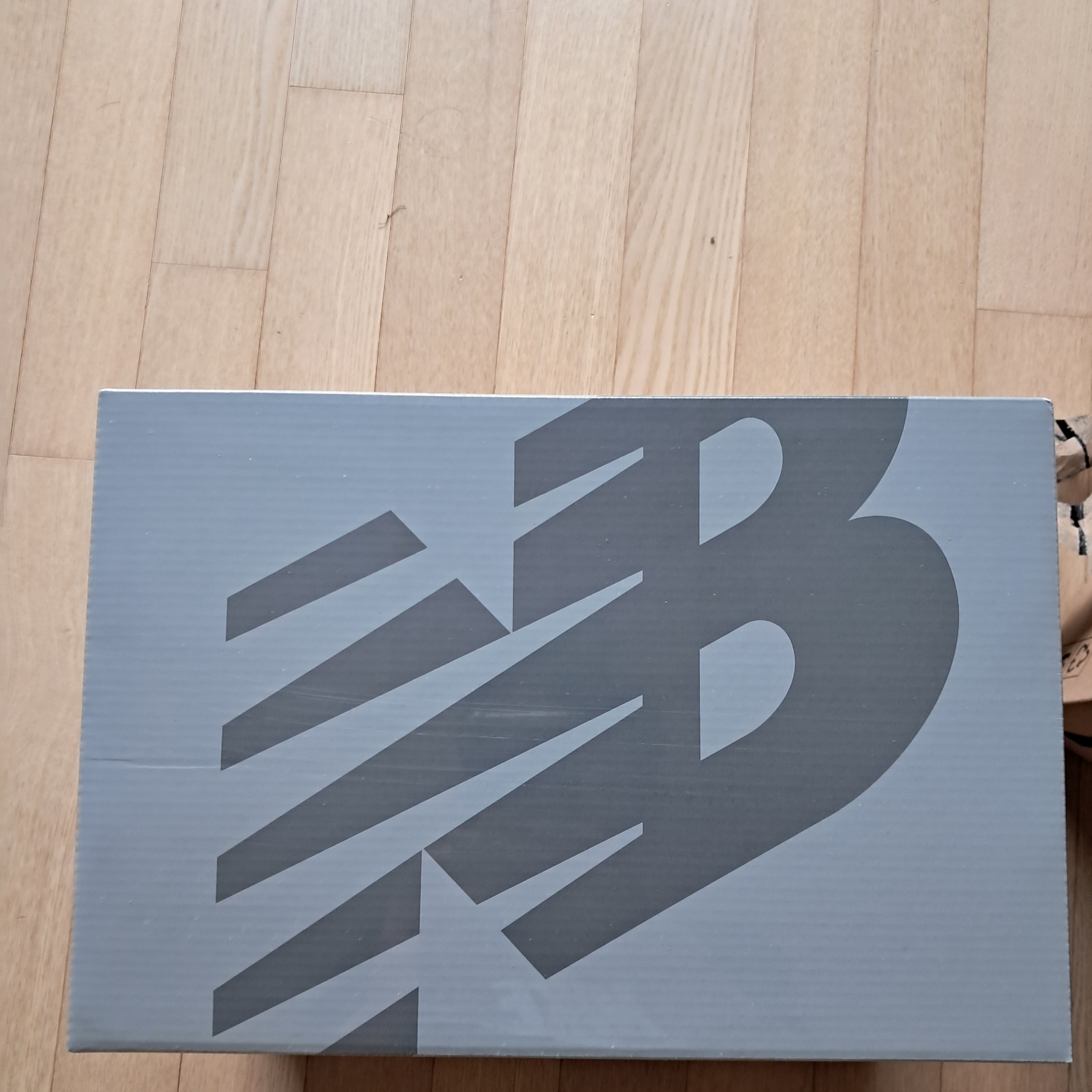 New Balance 990v1 Made in USA Grey White 착용 스타일 - 2