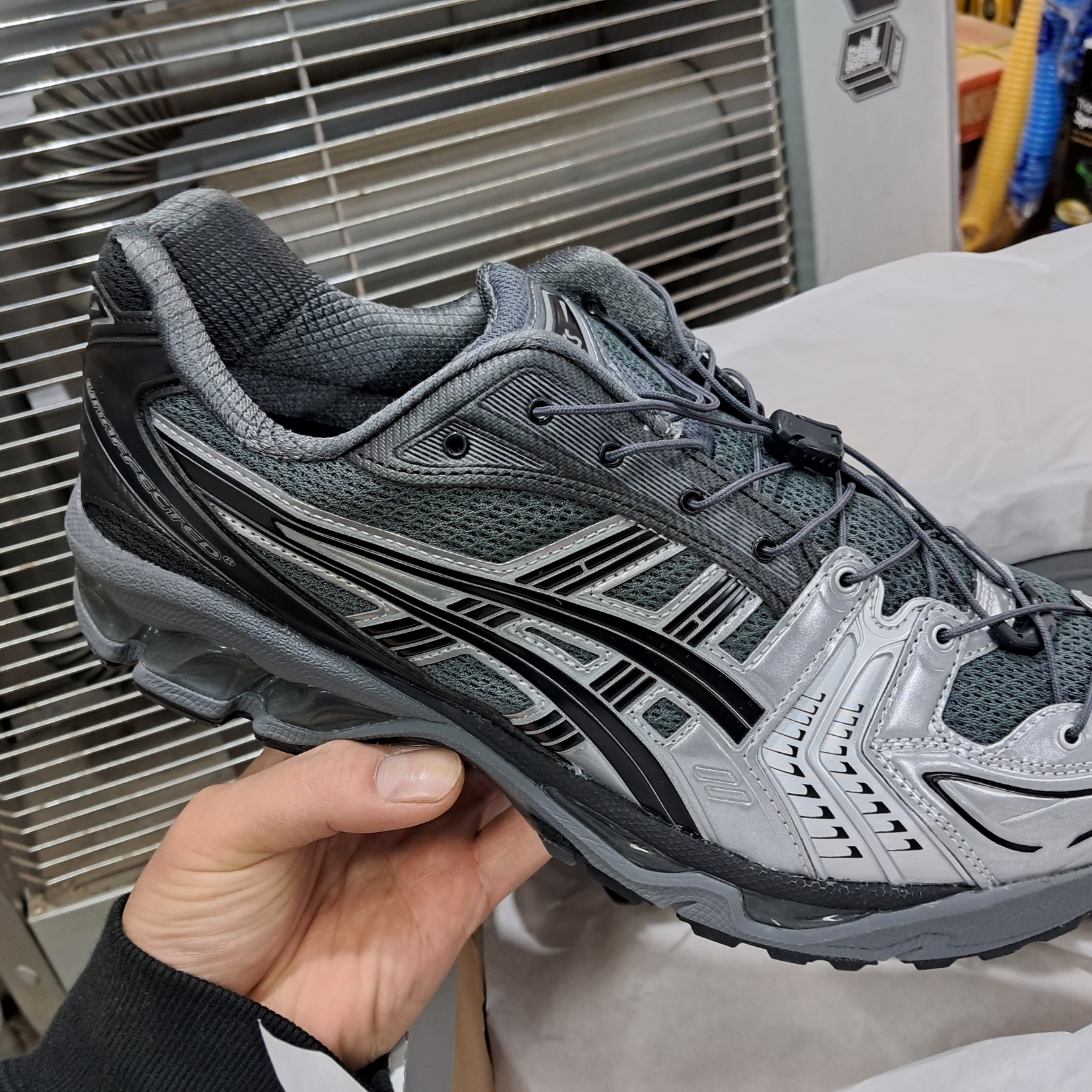 Asics x Unaffected Gel-Kayano 14 Silver Moon 착용 스타일 - 1