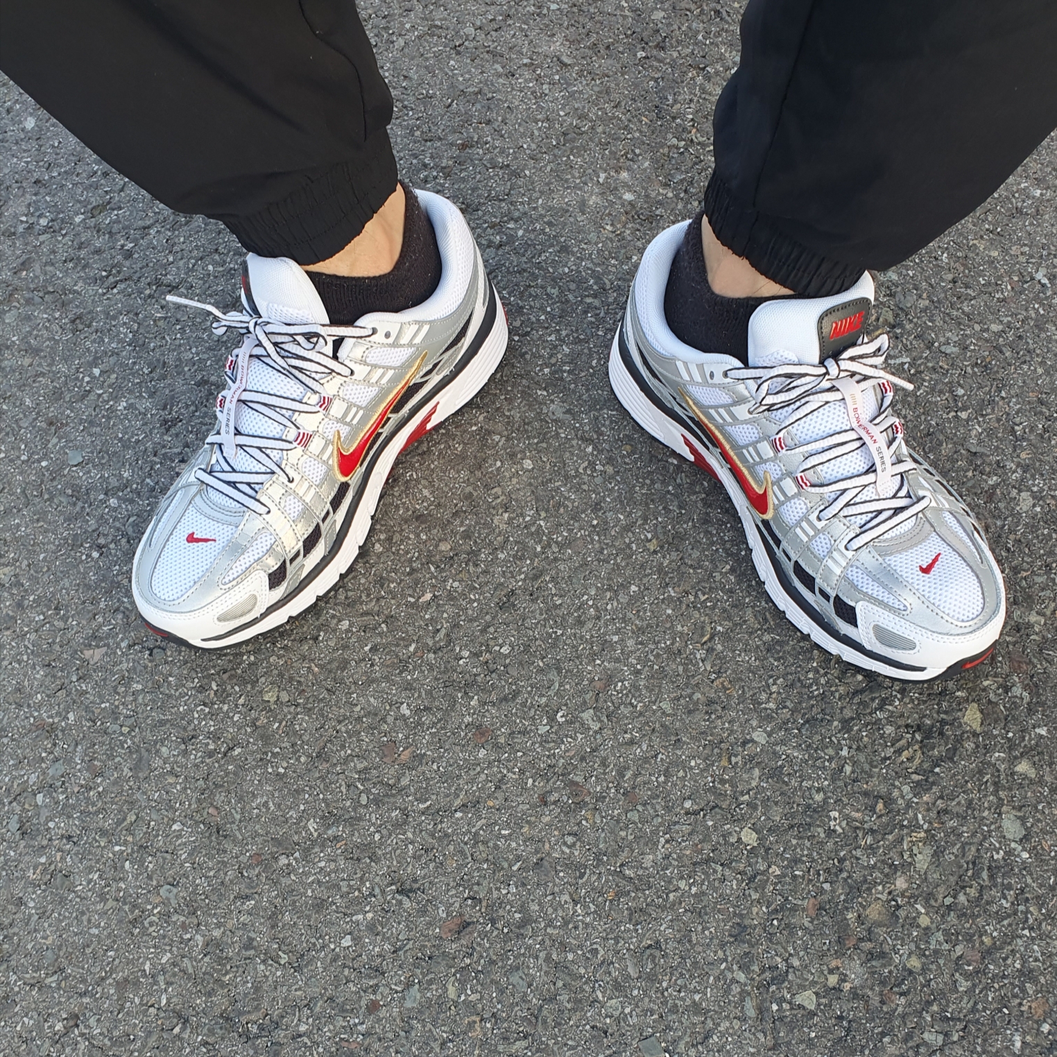 (W) Nike P-6000 Metallic Silver Red 착용 스타일