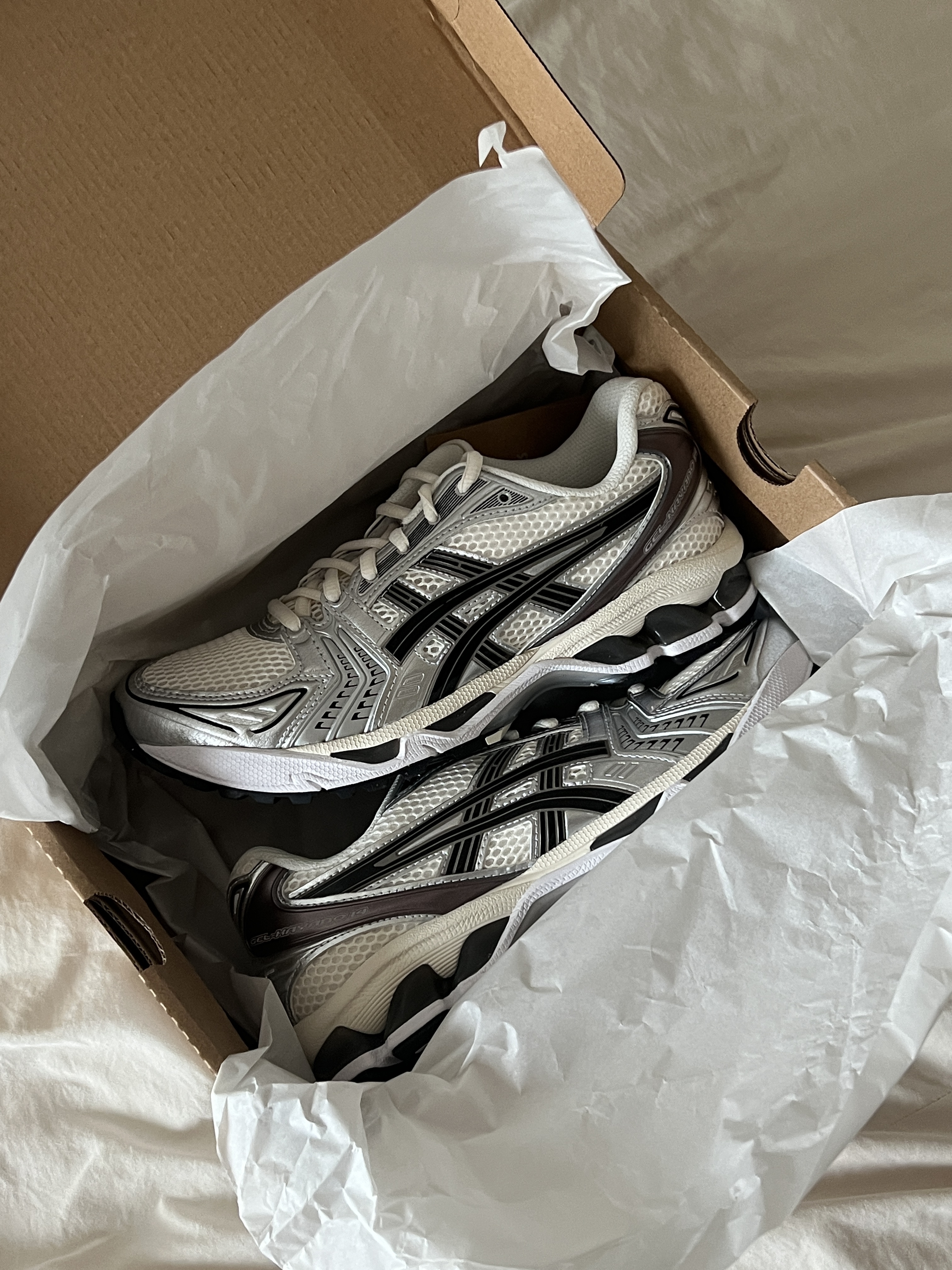 Asics Gel-Kayano 14 Cream Black 착용 스타일 - 4