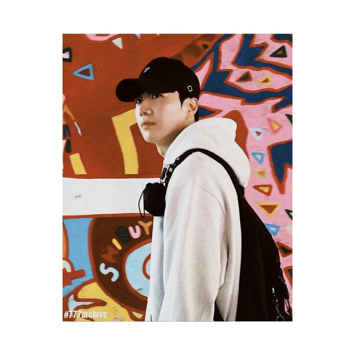 Ader Error Sig; TRS Tag Hoodie 01 Oatmeal 착용 스타일 - 4