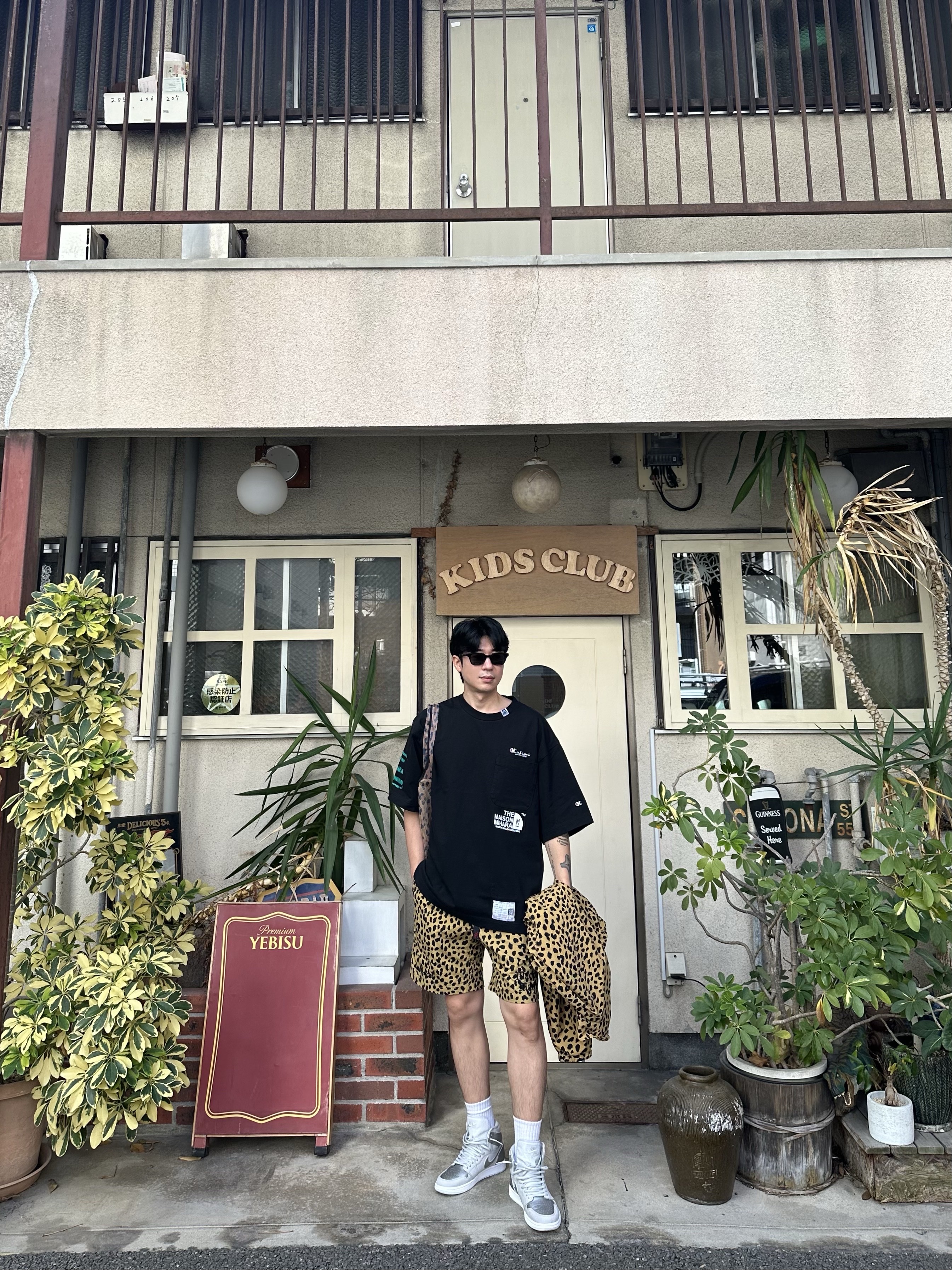 Wacko Maria x Gramicci Track Jacket Beige, Wacko Maria x Gramicci G Shorts Beige 착용 스타일 - 1
