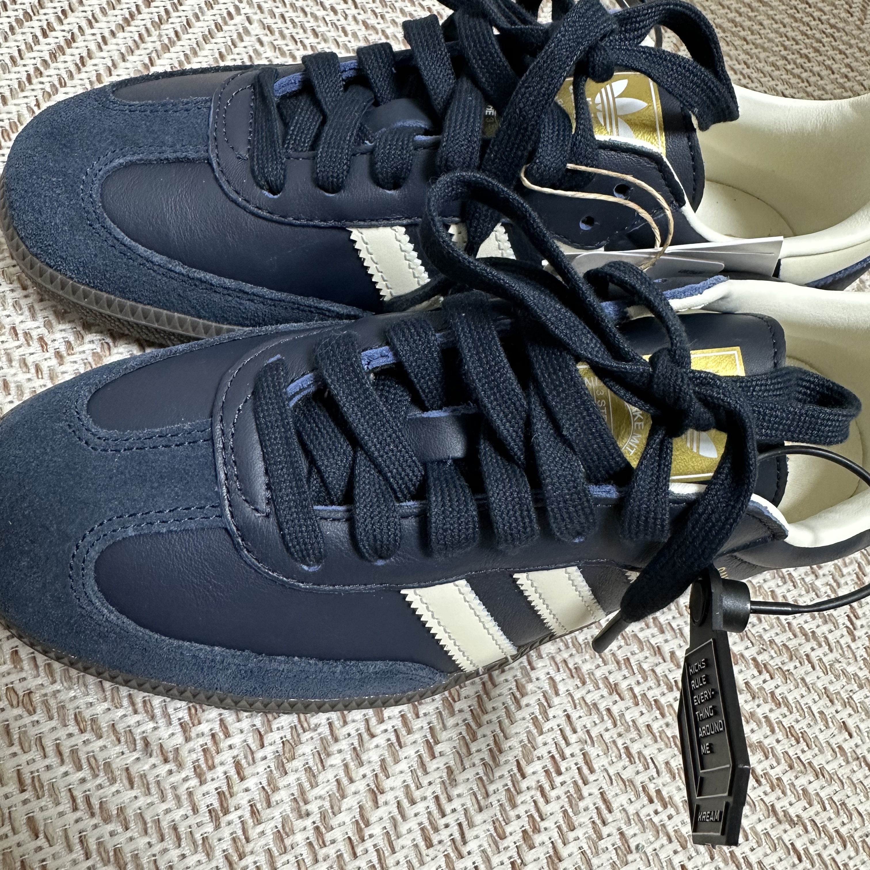 Adidas Samba OG Night Navy Cream White 착용 스타일 - 2
