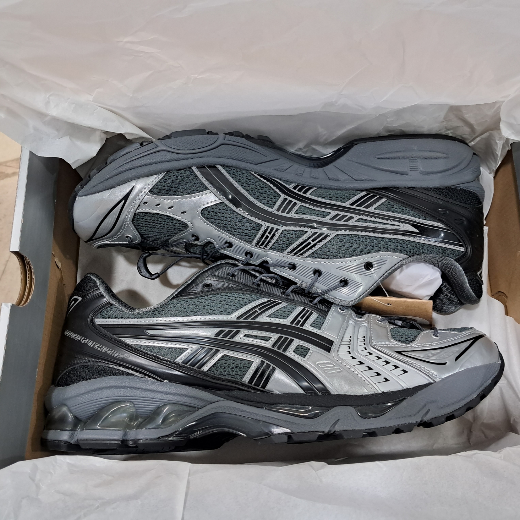 Asics x Unaffected Gel-Kayano 14 Silver Moon 착용 스타일 - 2