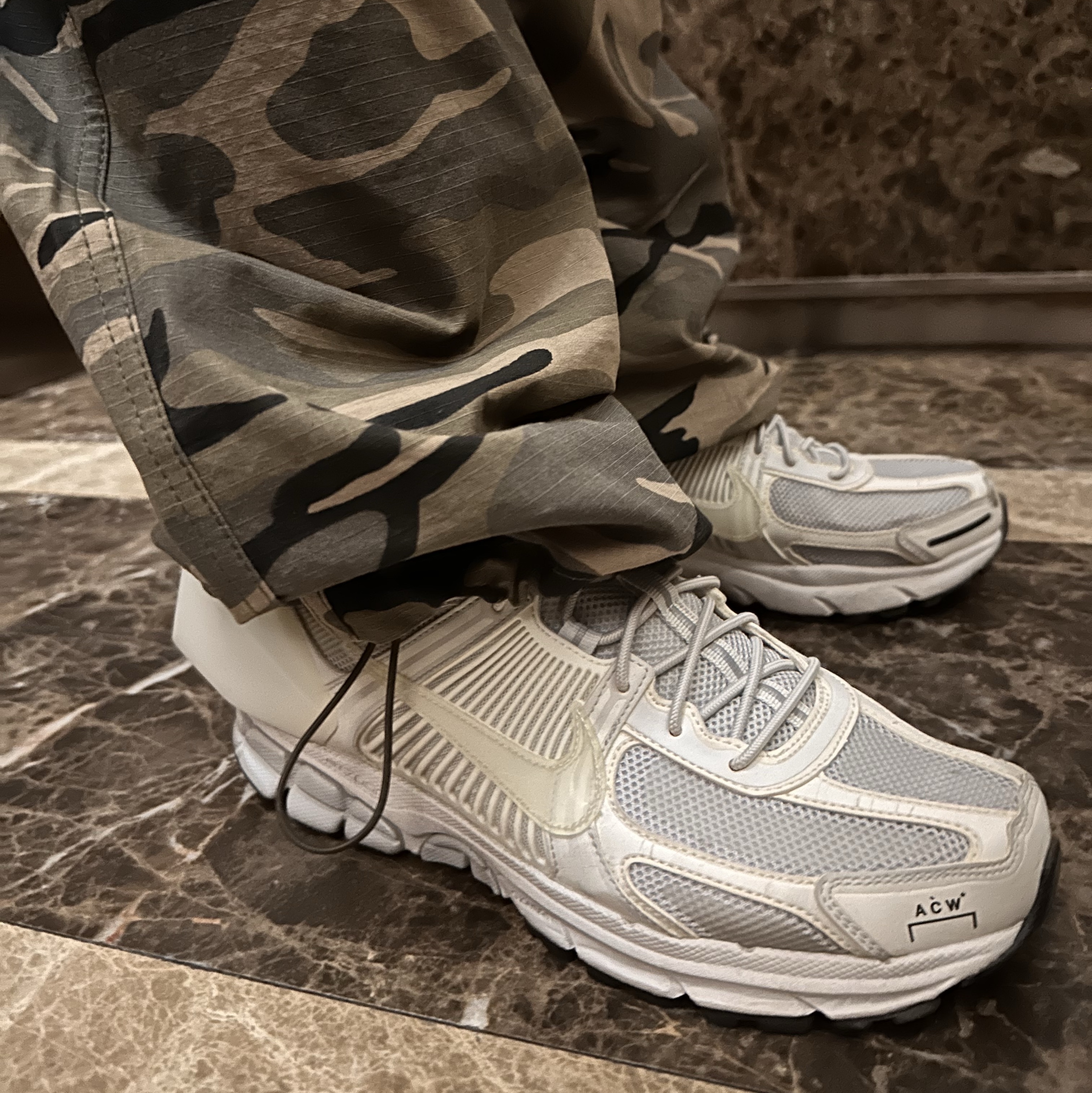 Nike x A-Cold-Wall Zoom Vomero 5 Sail, Gentle Monster x Maison Margiela MM011 Clear Black Gradient 착용 스타일 - 3