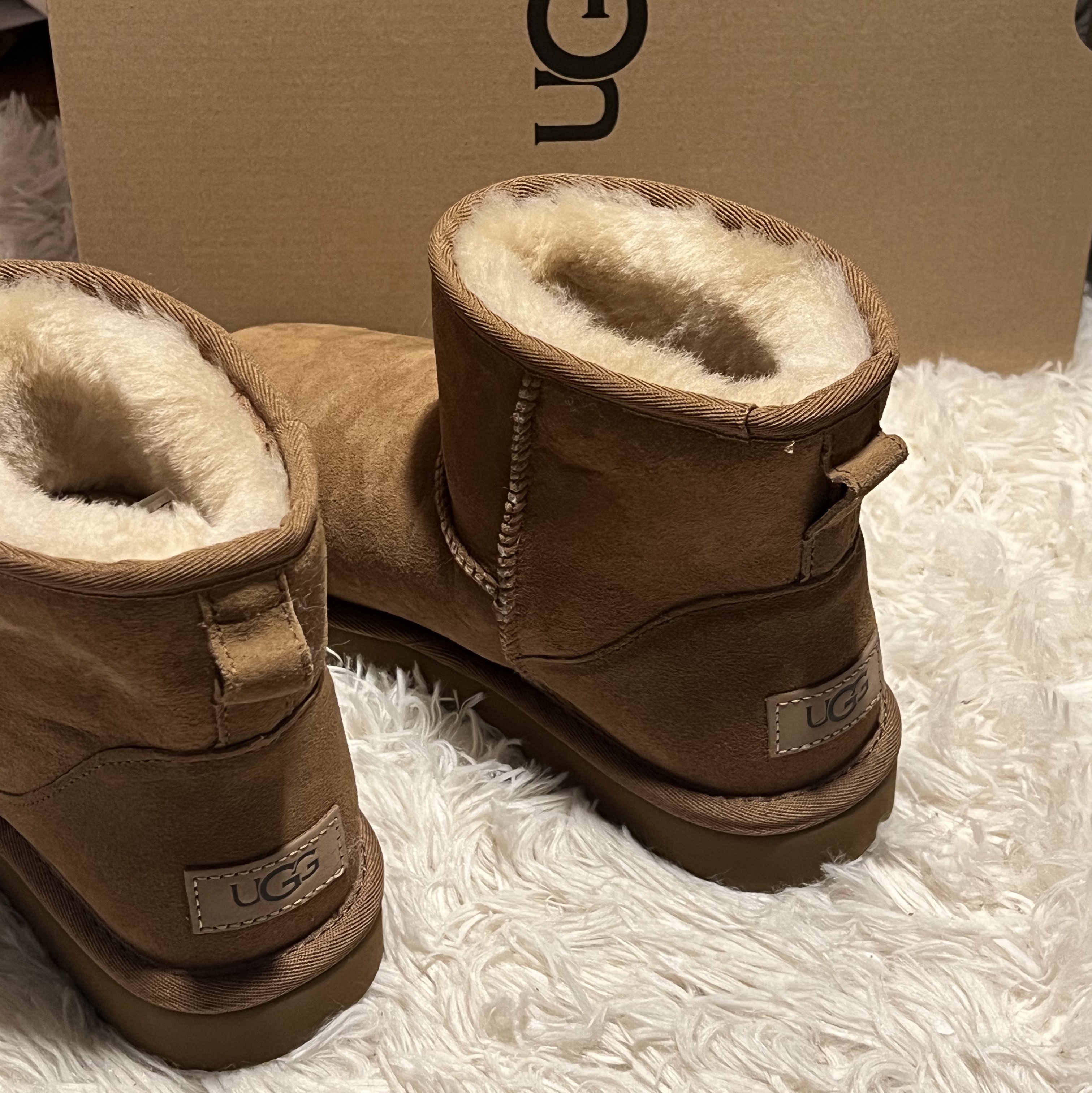 (W) UGG Classic Mini II Boots Chestnut 착용 스타일