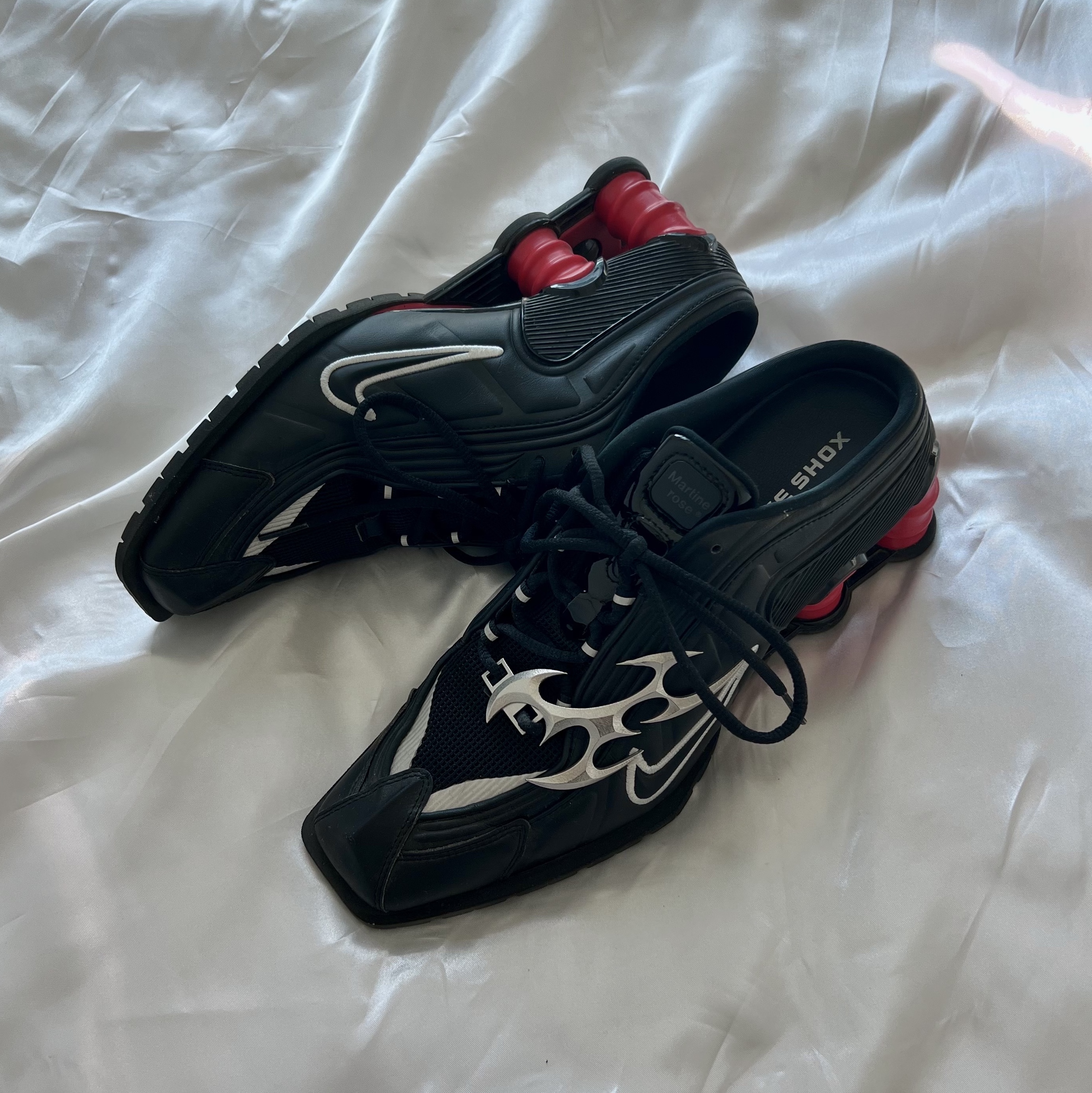 Nike x Martine Rose Shox MR4 Black, Test Artifact TASH Dubre 002 Steel 착용 스타일 - 1