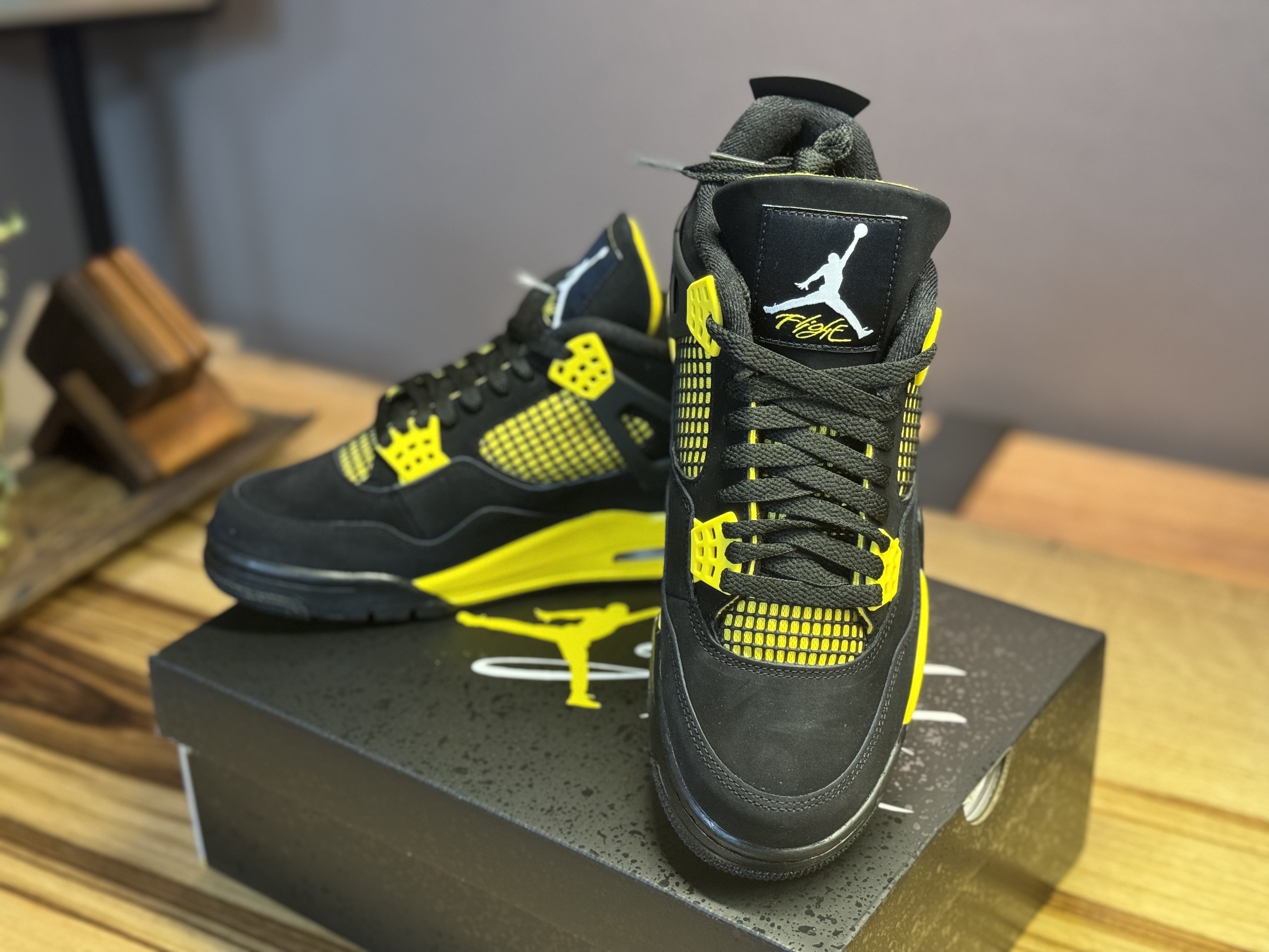 Jordan 4 Retro Thunder 2023 착용 스타일 - 1