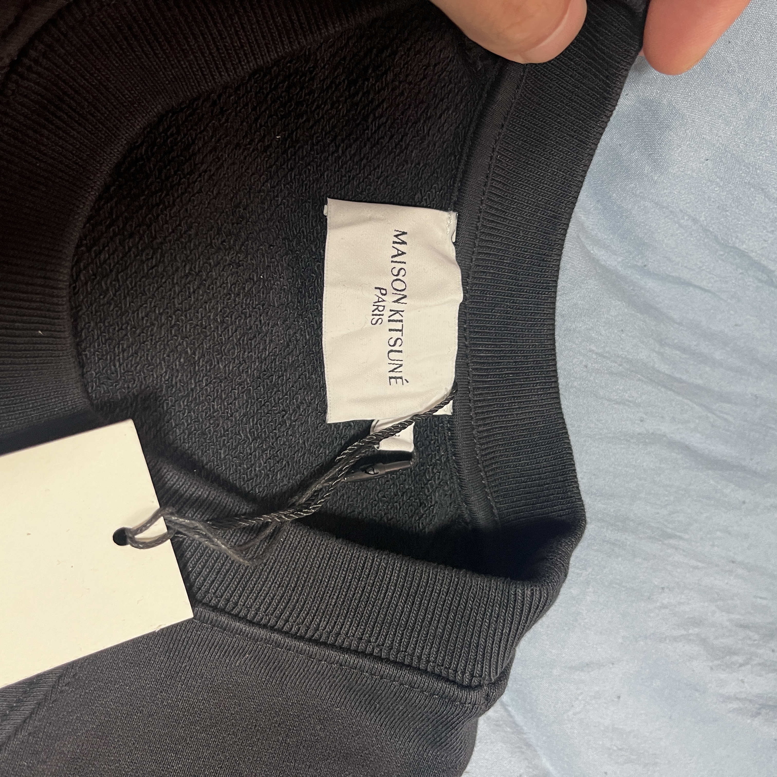 Maison Kitsune Grey Fox Head Patch Classic Sweatshirt Black 착용 스타일 - 1