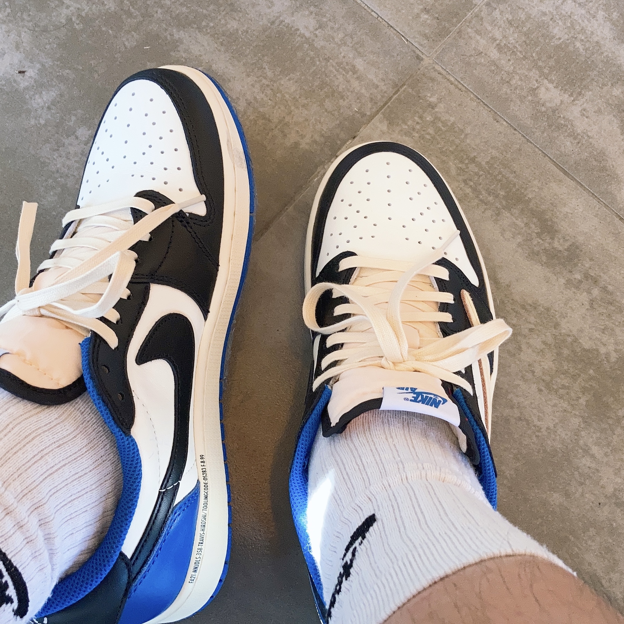 Jordan 1 x Travis Scott x Fragment Retro Low OG SP Military Blue 착용 스타일