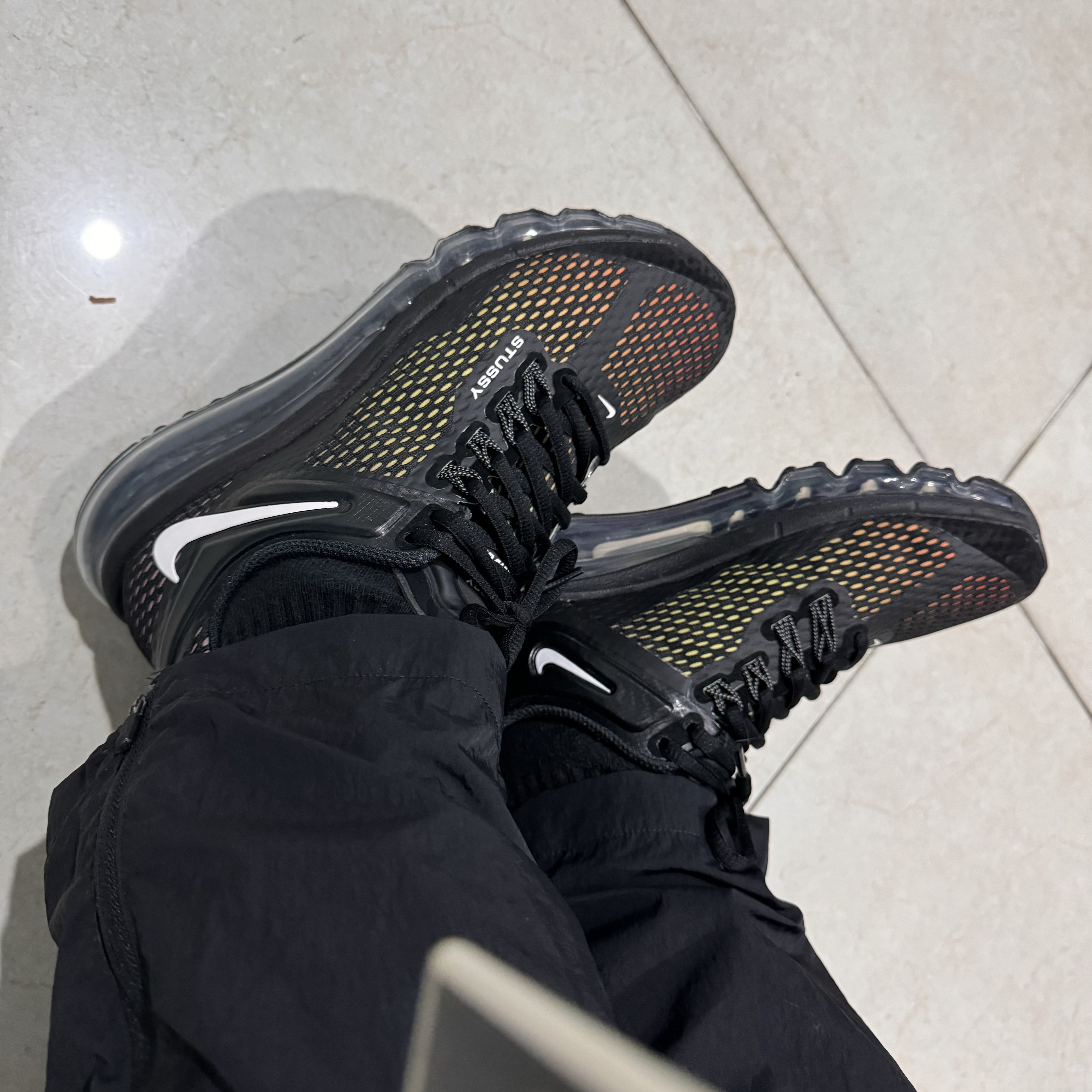 Nike x Stussy Air Max 2013 Black 착용 스타일