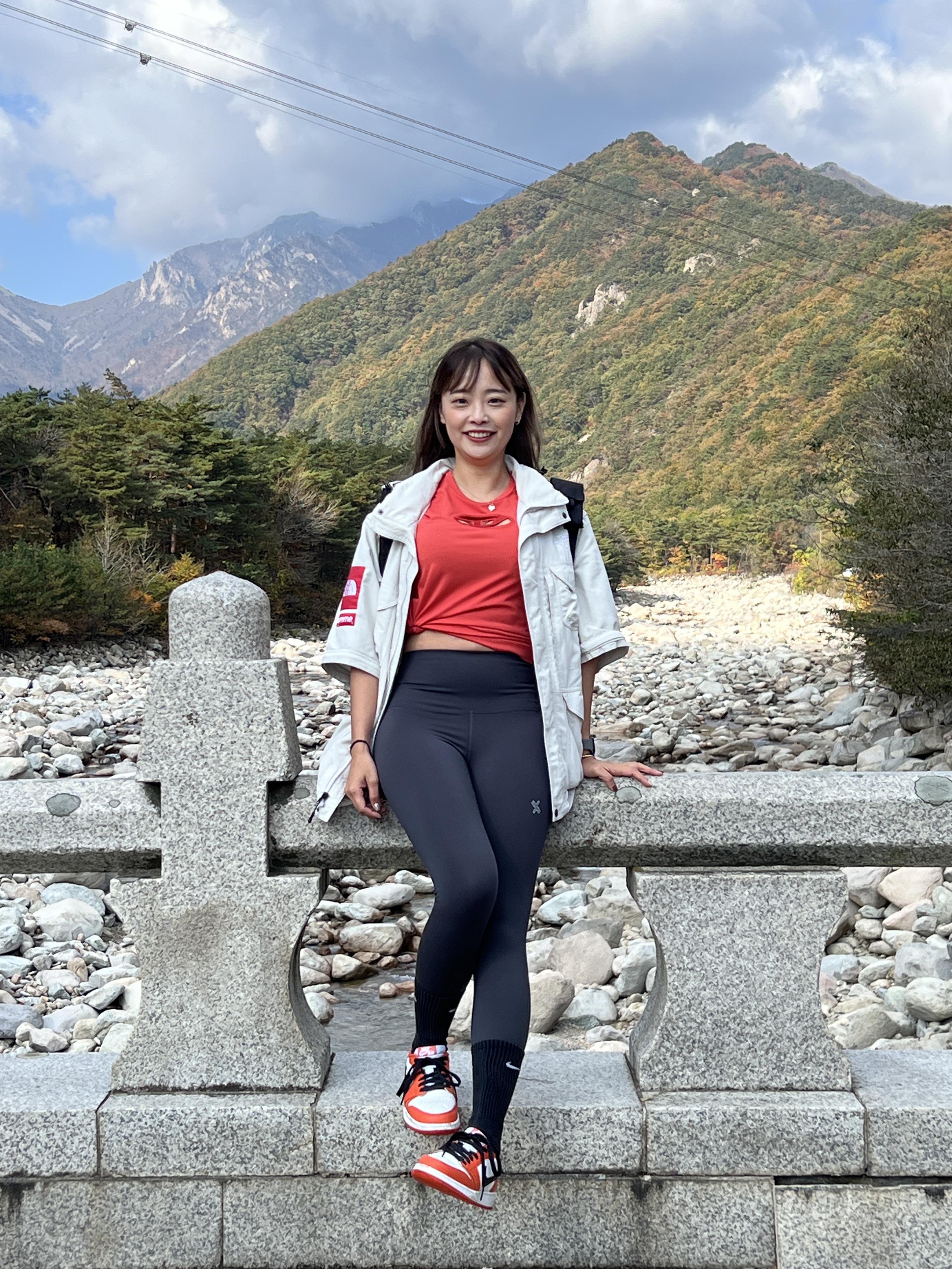 Supreme x The North Face Trekking Convertible Jacket Stone - 22SS, Jordan 1 Low OG Starfish 착용 스타일 - 5