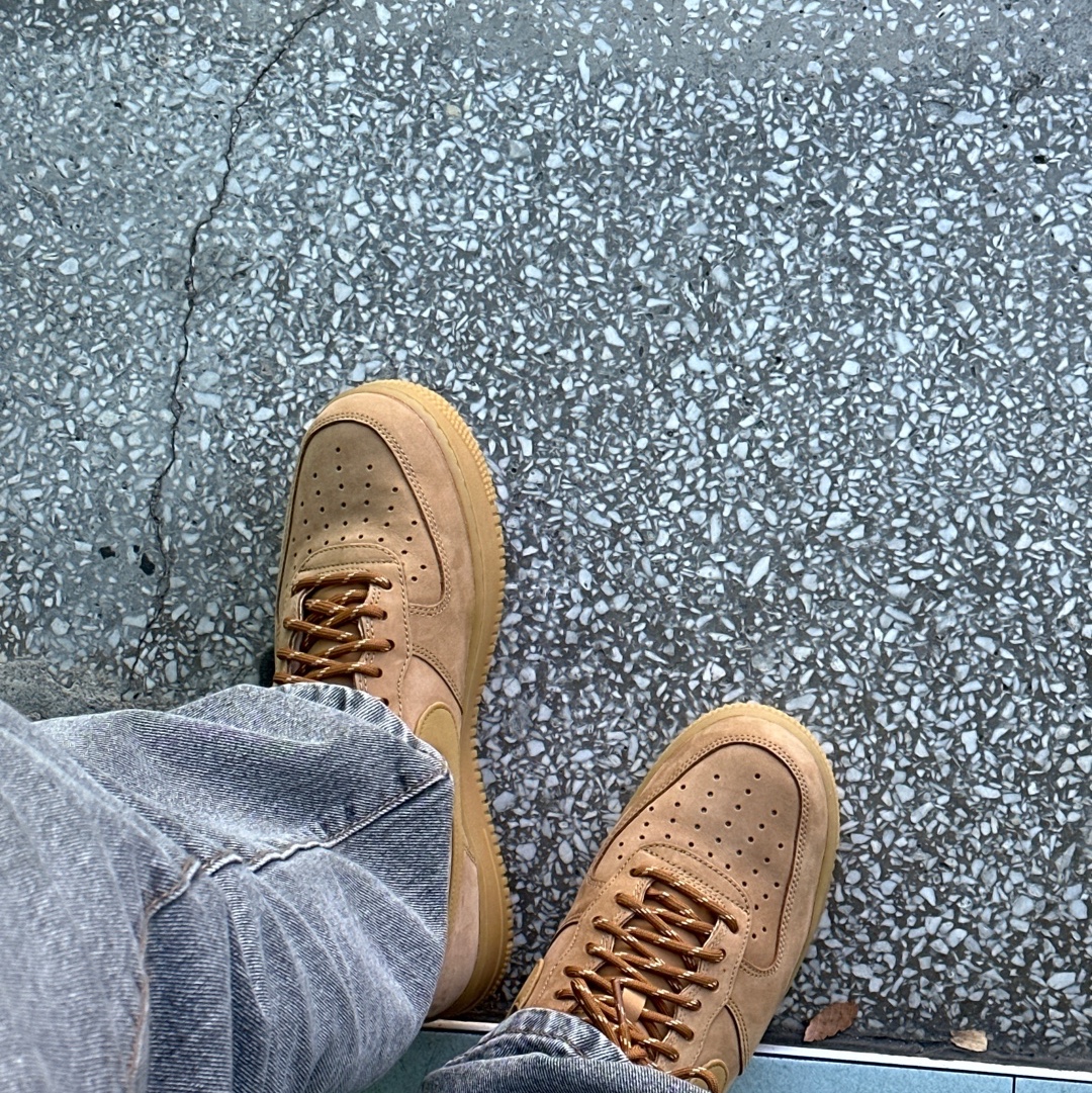 Nike Air Force 1 '07 WB Flax 착용 스타일