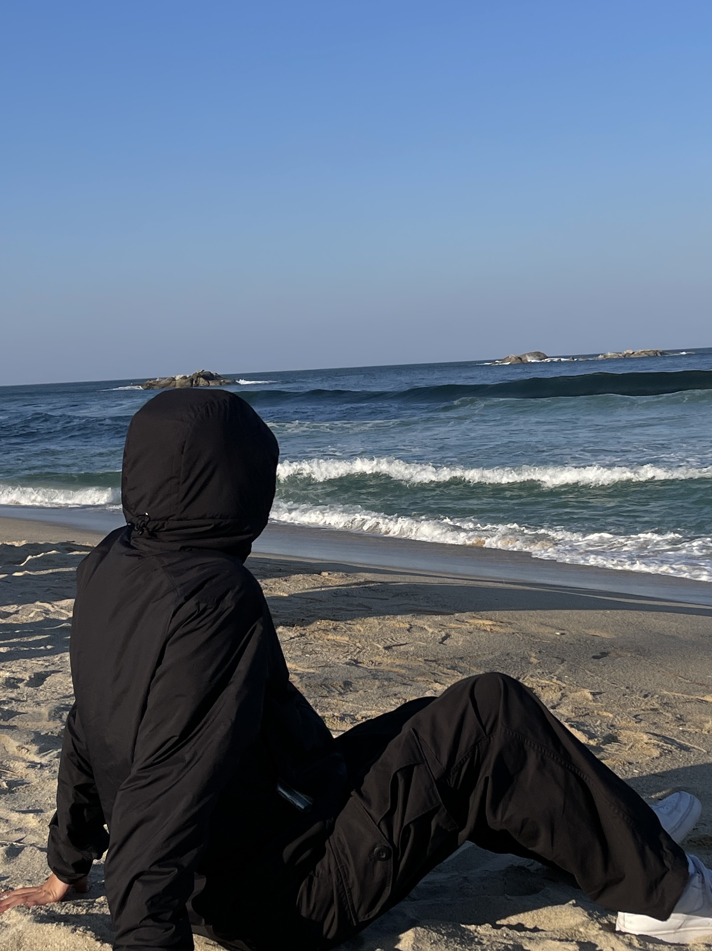 Arc'teryx Atom LT Hoody Black, Arc'teryx Atom Hoody Black 착용 스타일 - 1