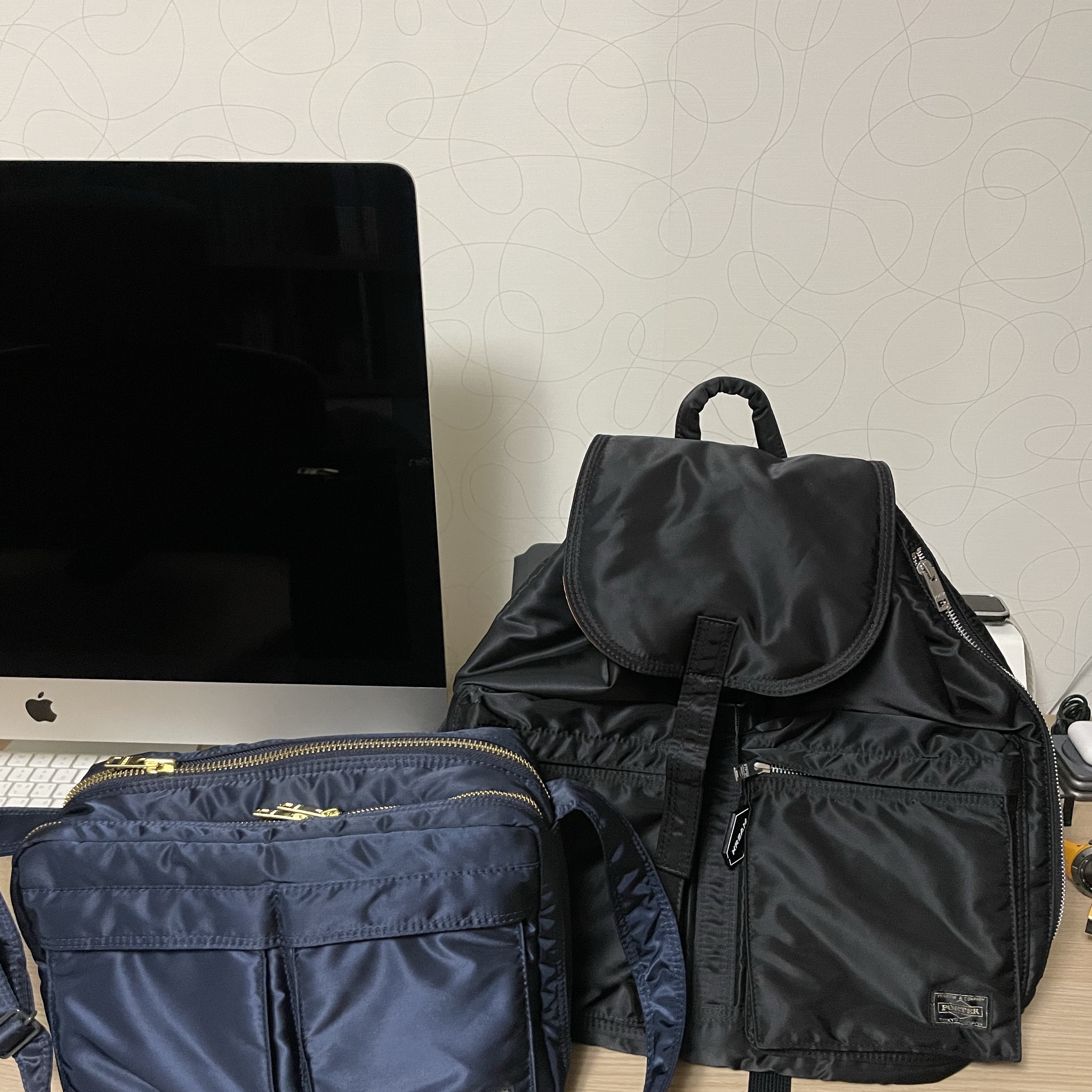 Porter Tanker Backpack Black 착용 스타일