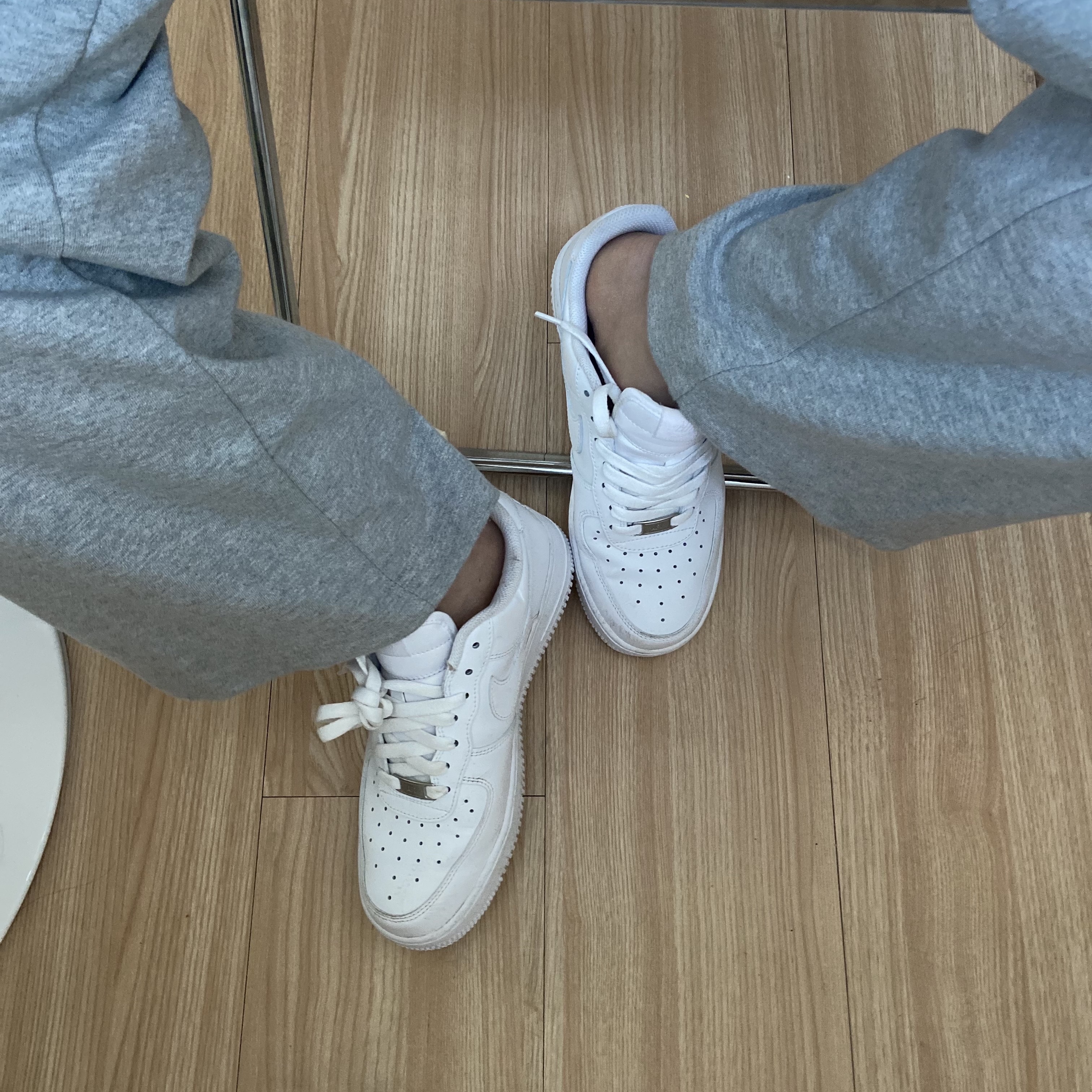 Wooyoungmi Embroidered Ball Cap White - 23SS, Nike Air Force 1 '07 Low White 착용 스타일 - 3