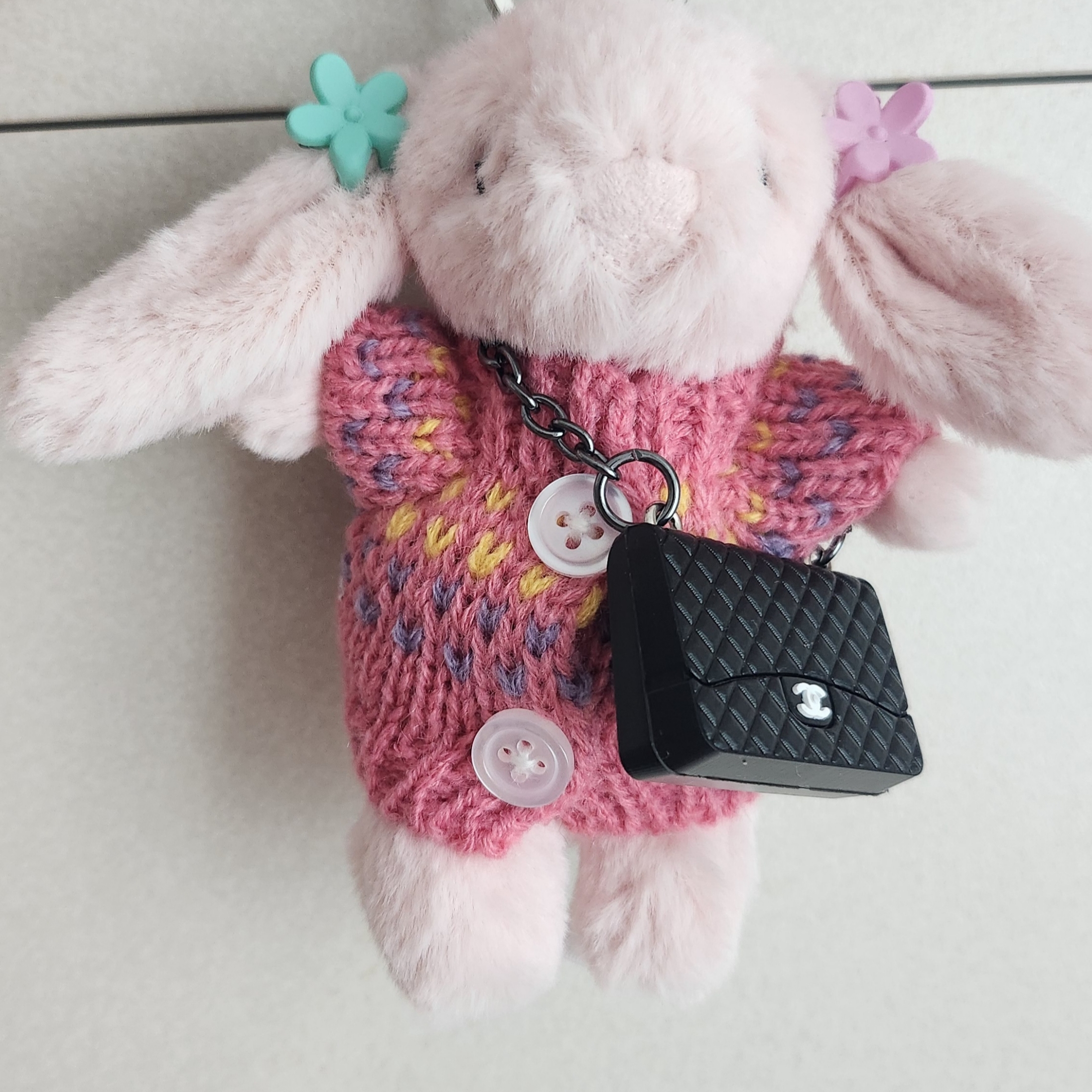 Jellycat Bashful Bunny Bag Charm Blush 착용 스타일