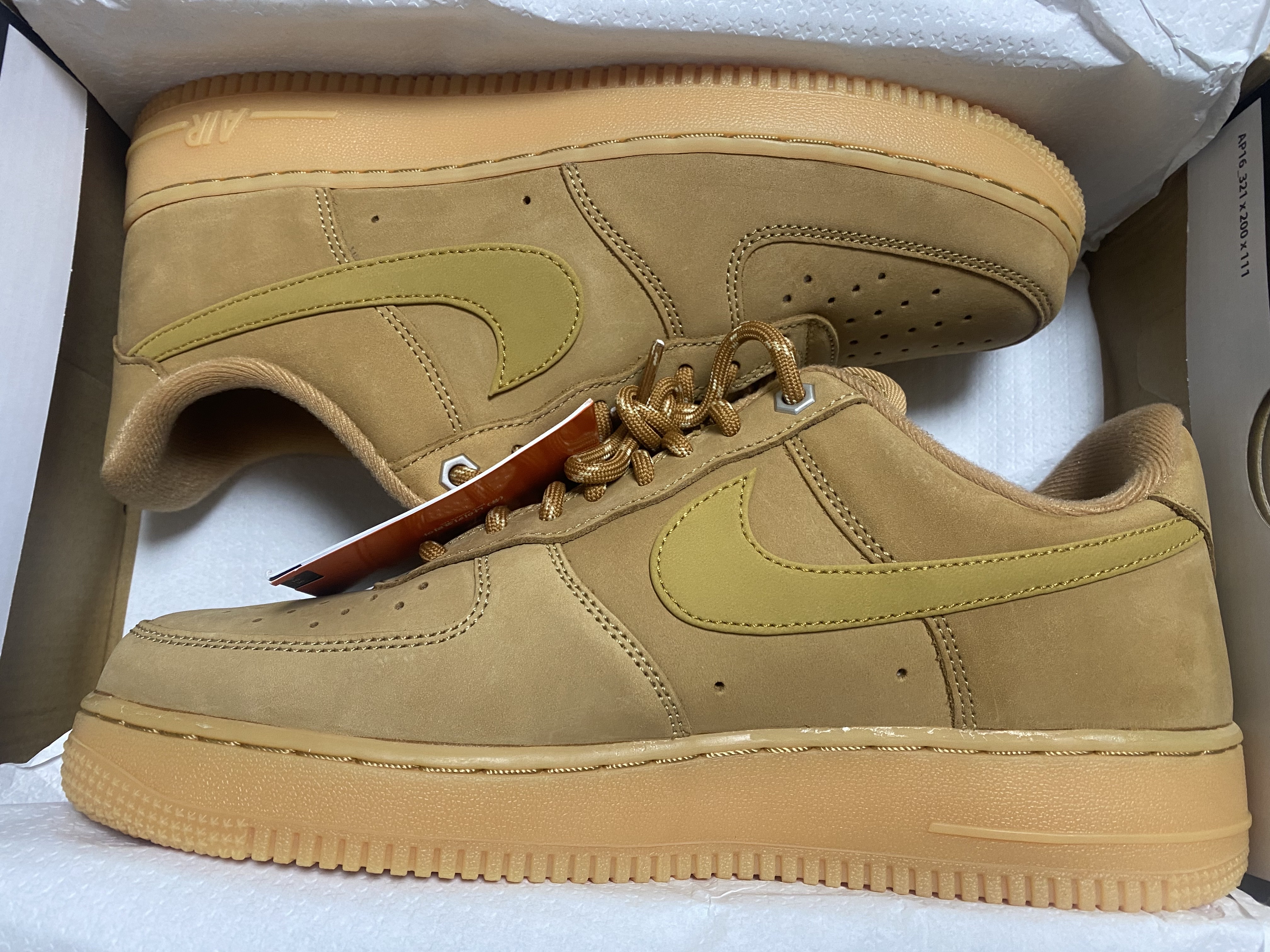Nike Air Force 1 '07 WB Flax 착용 스타일