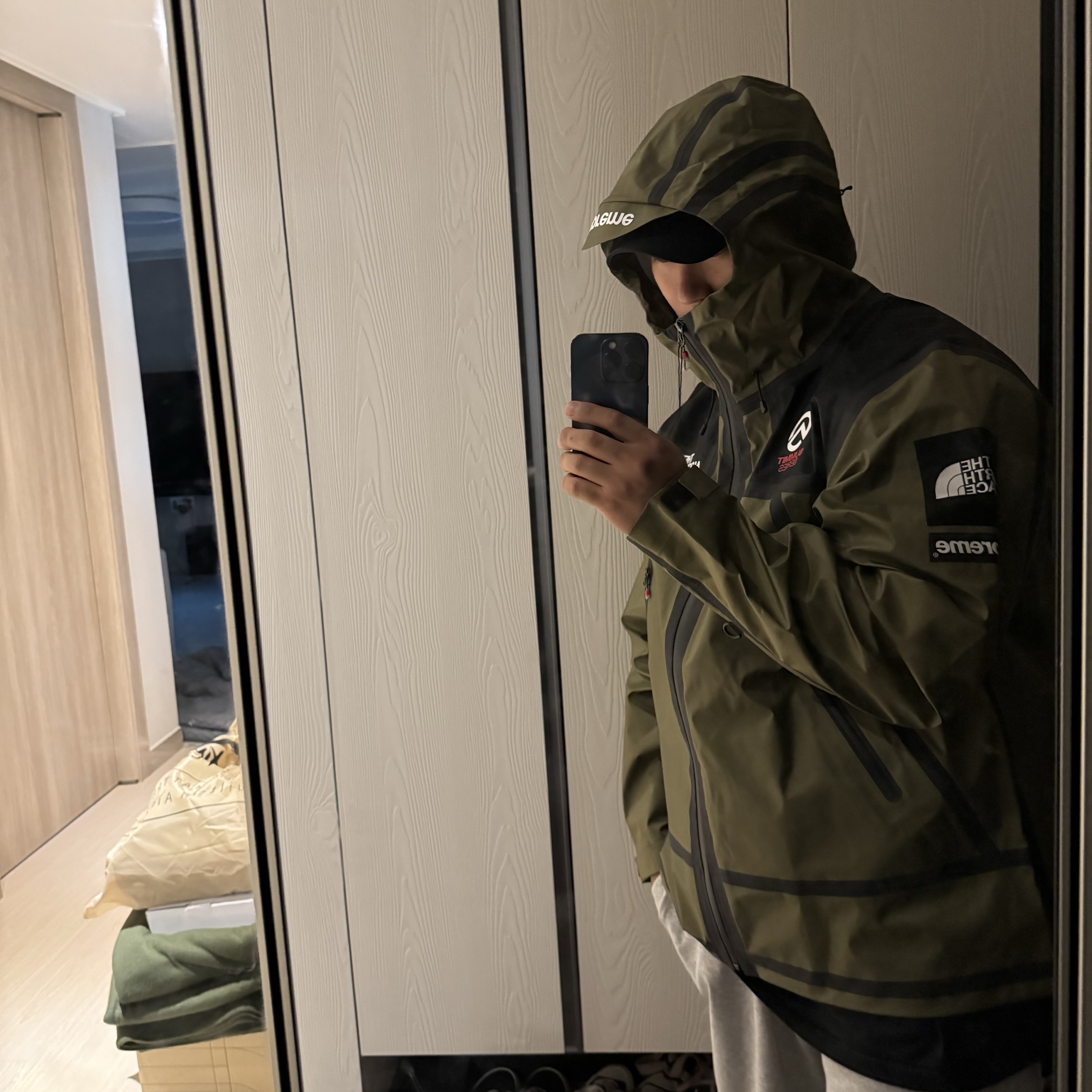 Supreme x The North Face Summit Series Outer Tape Seam Jacket Olive - 21SS 착용 스타일