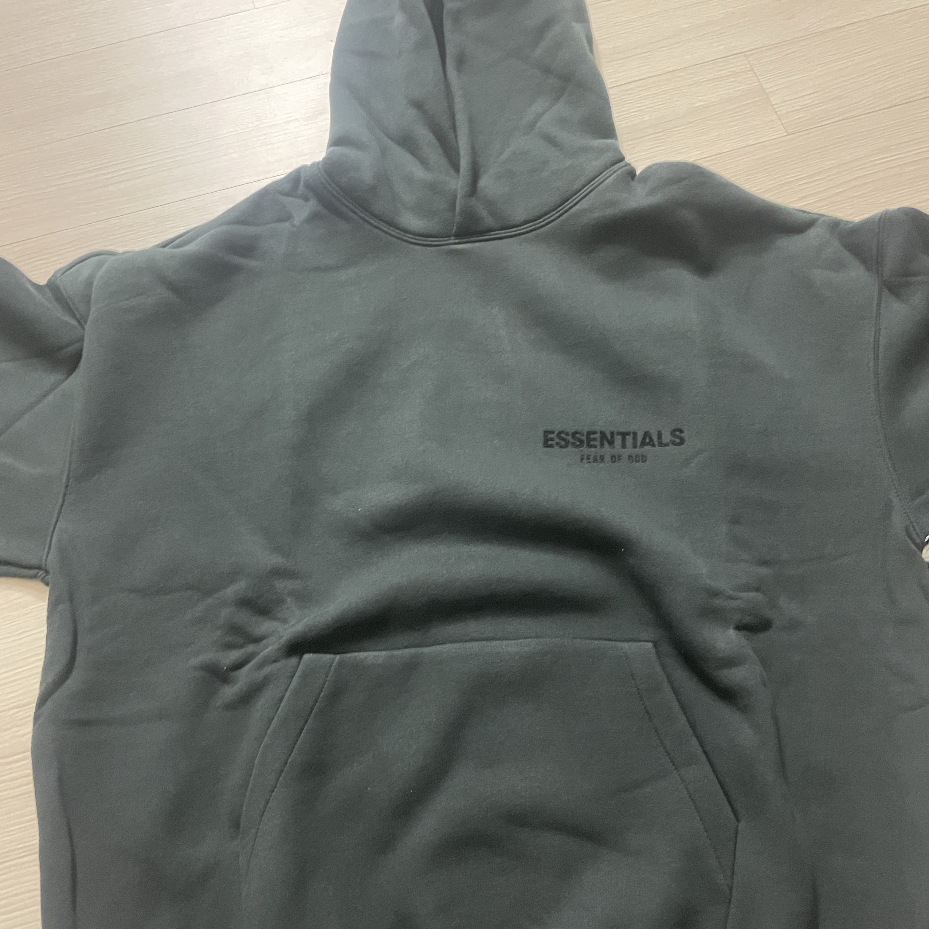 Essentials The Core Collection Hoodie Stretch Limo 착용 스타일