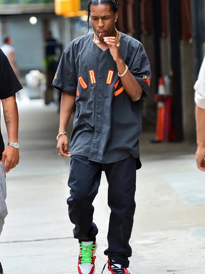 Reebok Workout Plus Vintage Chalk, Jordan 1 x Off-White Retro High Chicago The Ten 착용 스타일 - 2