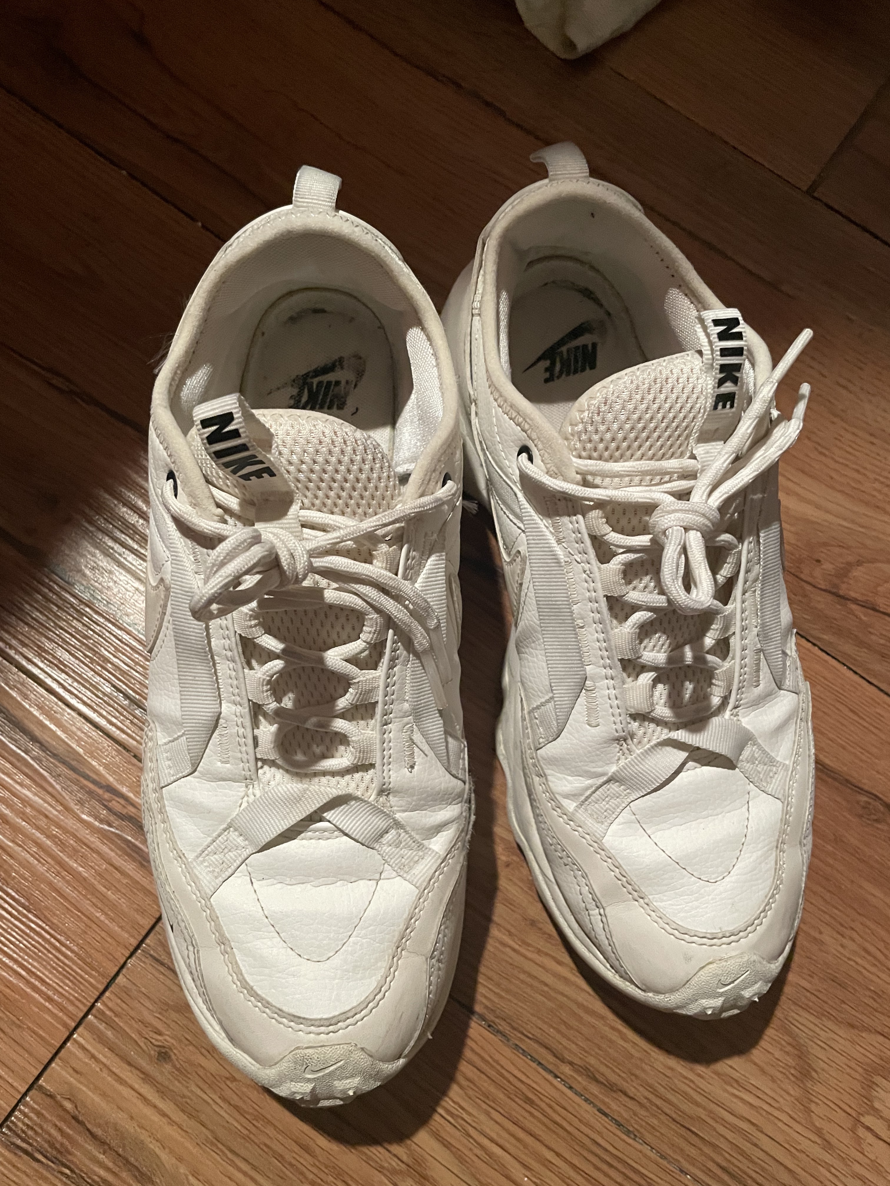 (W) Nike TC 7900 Summit White 착용 스타일