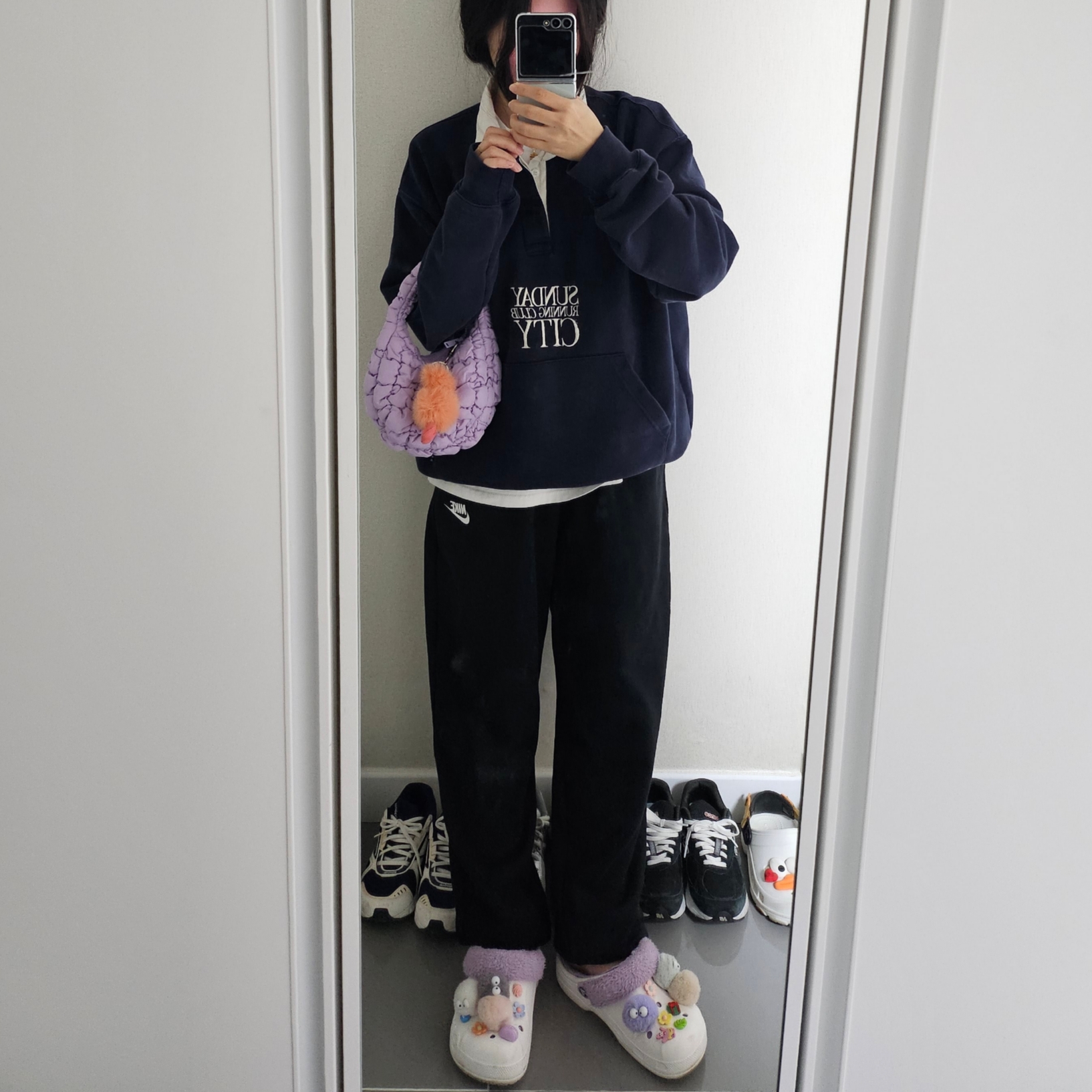 COS Quilted Micro Bag Purple, Crocs Baya Lined Fuzz-Strap Clog White Lavender 착용 스타일