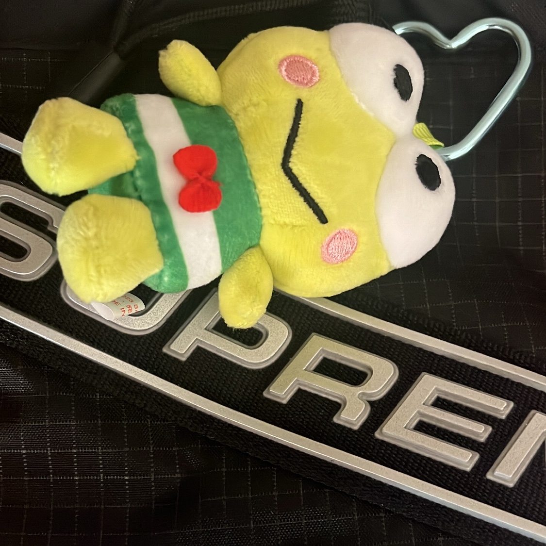 Supreme Small Cinch Pouch Black - 23FW 착용 스타일