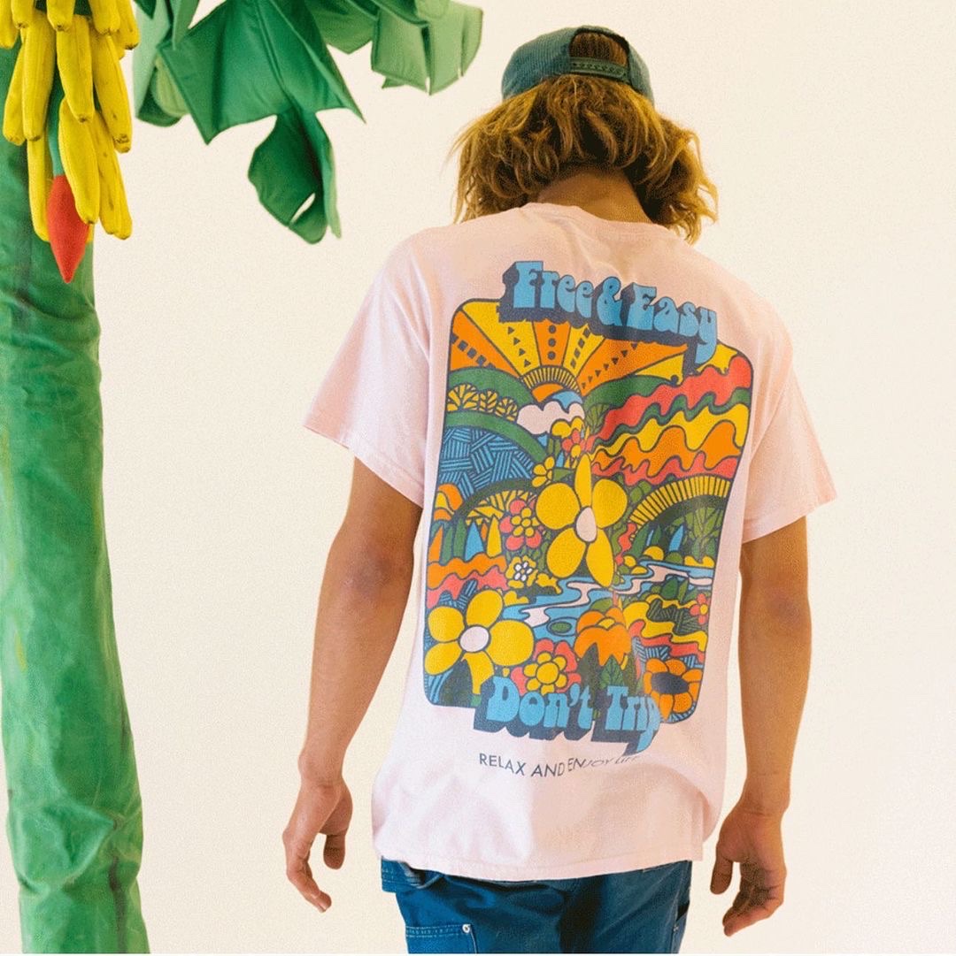 Free & Easy Psych Flower SS T-Shirt Pink 착용 스타일 - 2