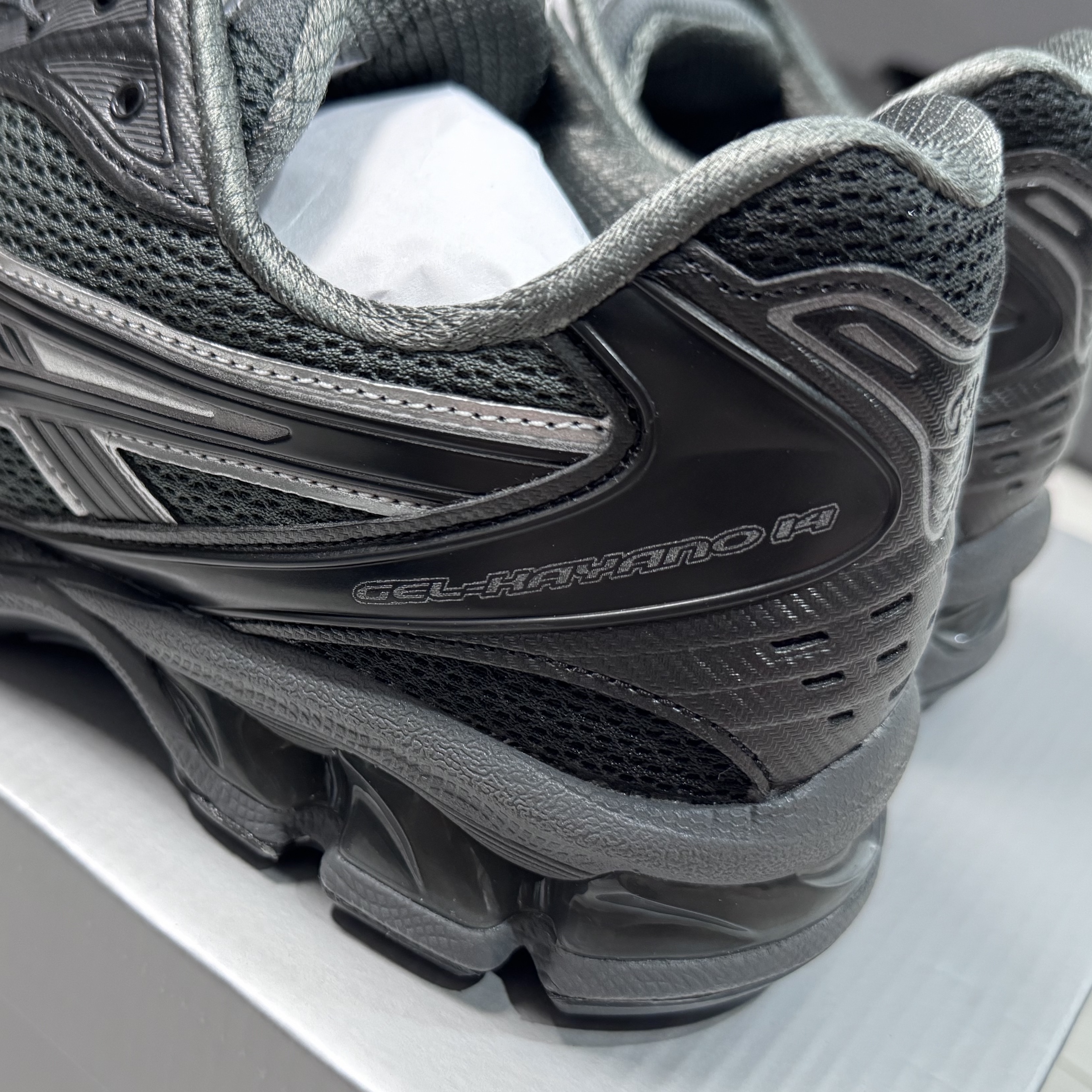 Asics x Unaffected Gel-Kayano 14 Silver Moon 착용 스타일 - 4