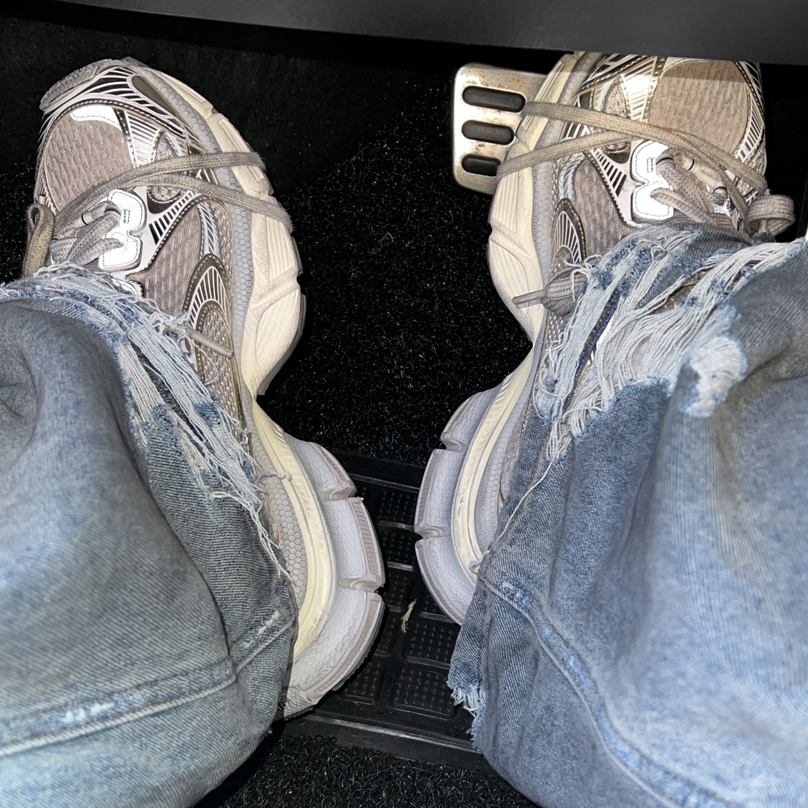 Project G/R Flare Jeans Blue, Balenciaga 3XL Sneakers Light Beige 착용 스타일 - 2